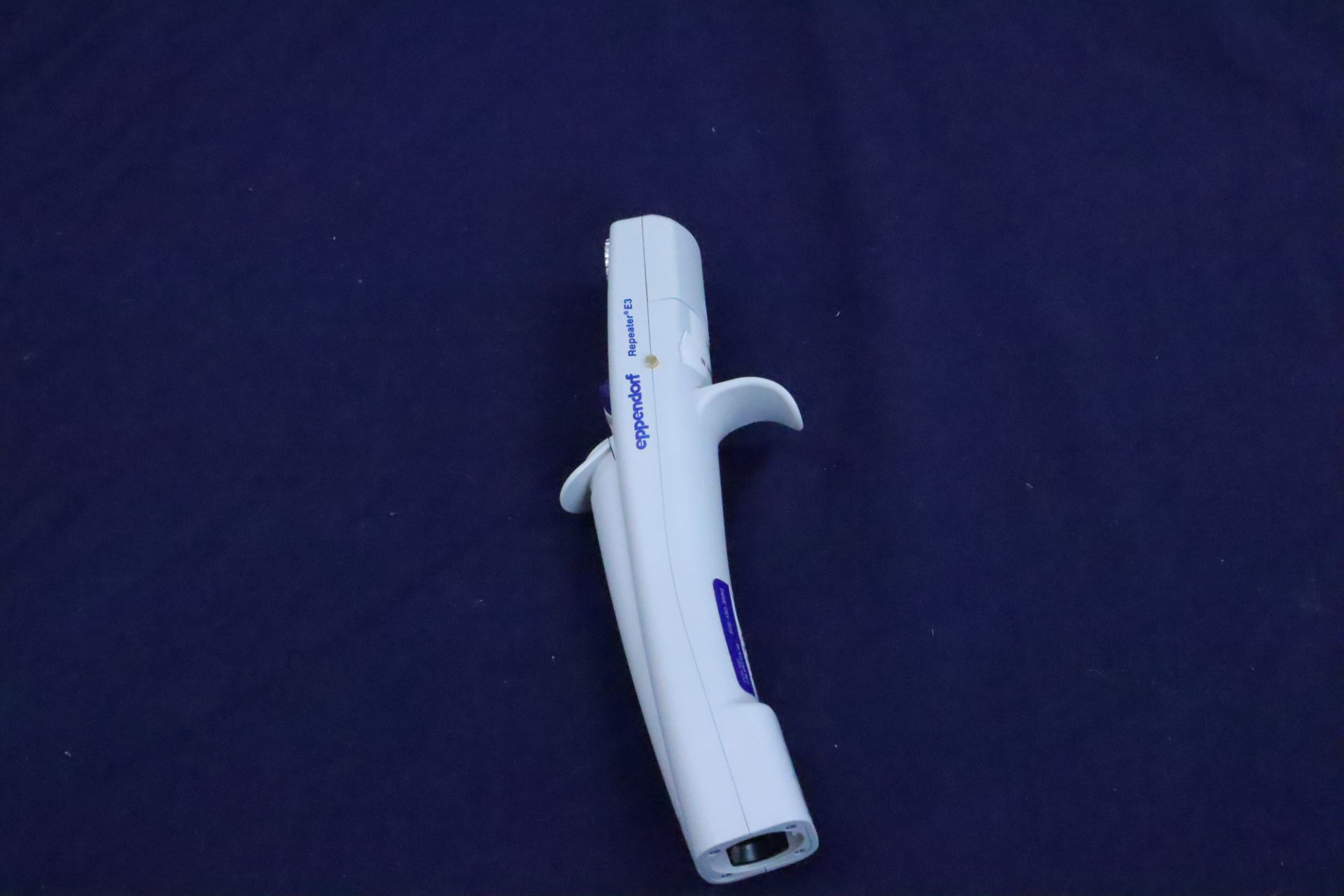 Eppendorf E3 Repeater Pipette with charger - Image 3 of 5