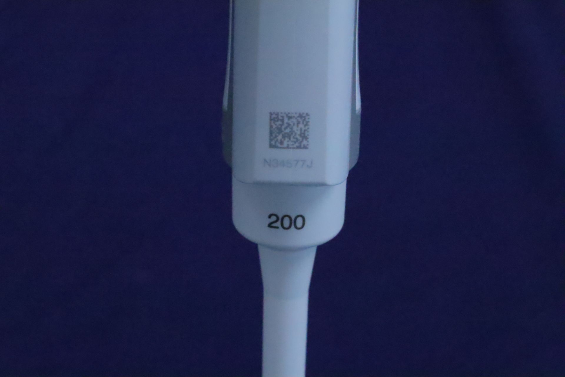 Eppendorf Research Plus Adjustable Volume Pipette 20-200 uL - Image 4 of 4