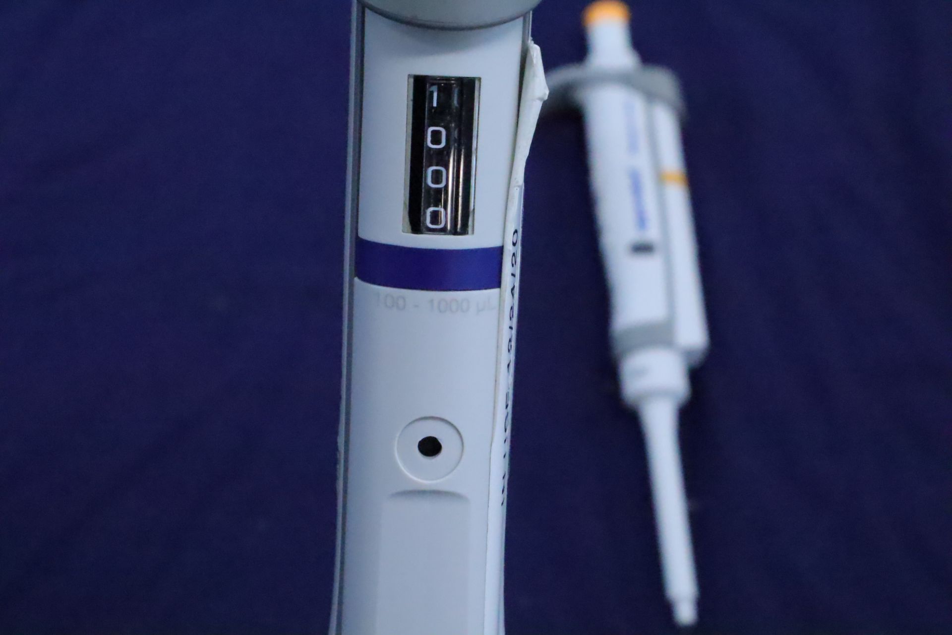 Eppendorf Research Plus Adjustable Volume Pipette (Qty 3) - Image 3 of 11