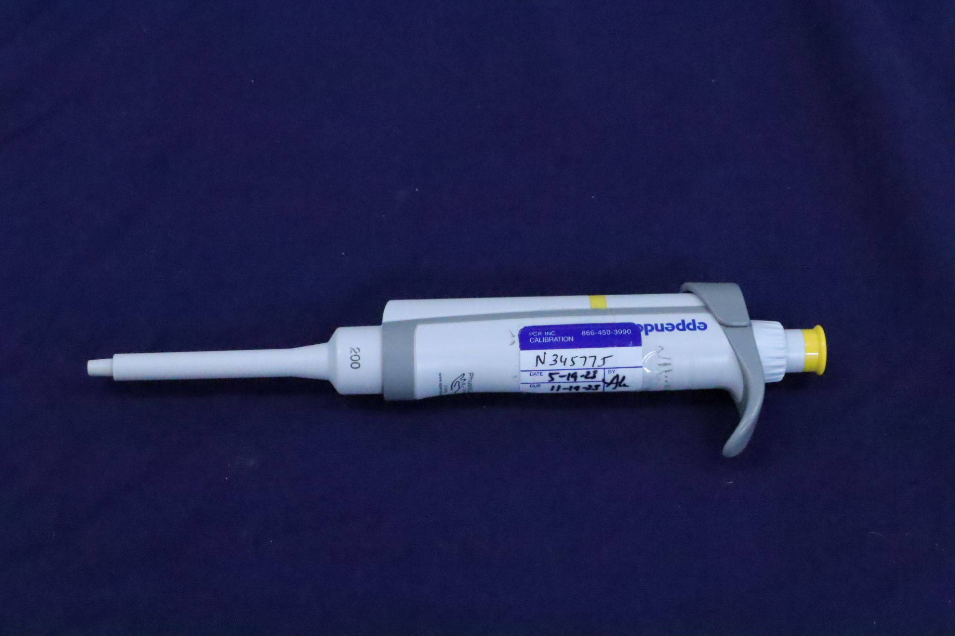 Eppendorf Research Plus Adjustable Volume Pipette 20-200 uL - Image 2 of 4