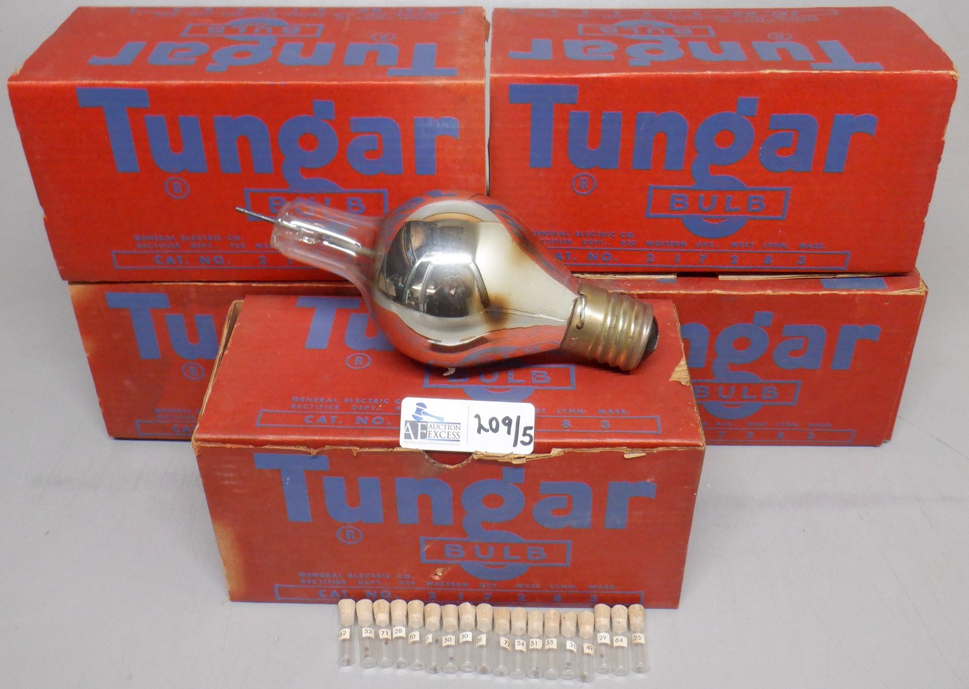 LOT OF 5 TUNGAR BULBS IN ORIGINAL BOXES