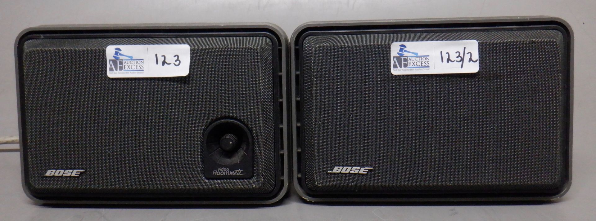 LOT OF 2 BOSE VIDEO ROOMATE POWERED SPEAKERS