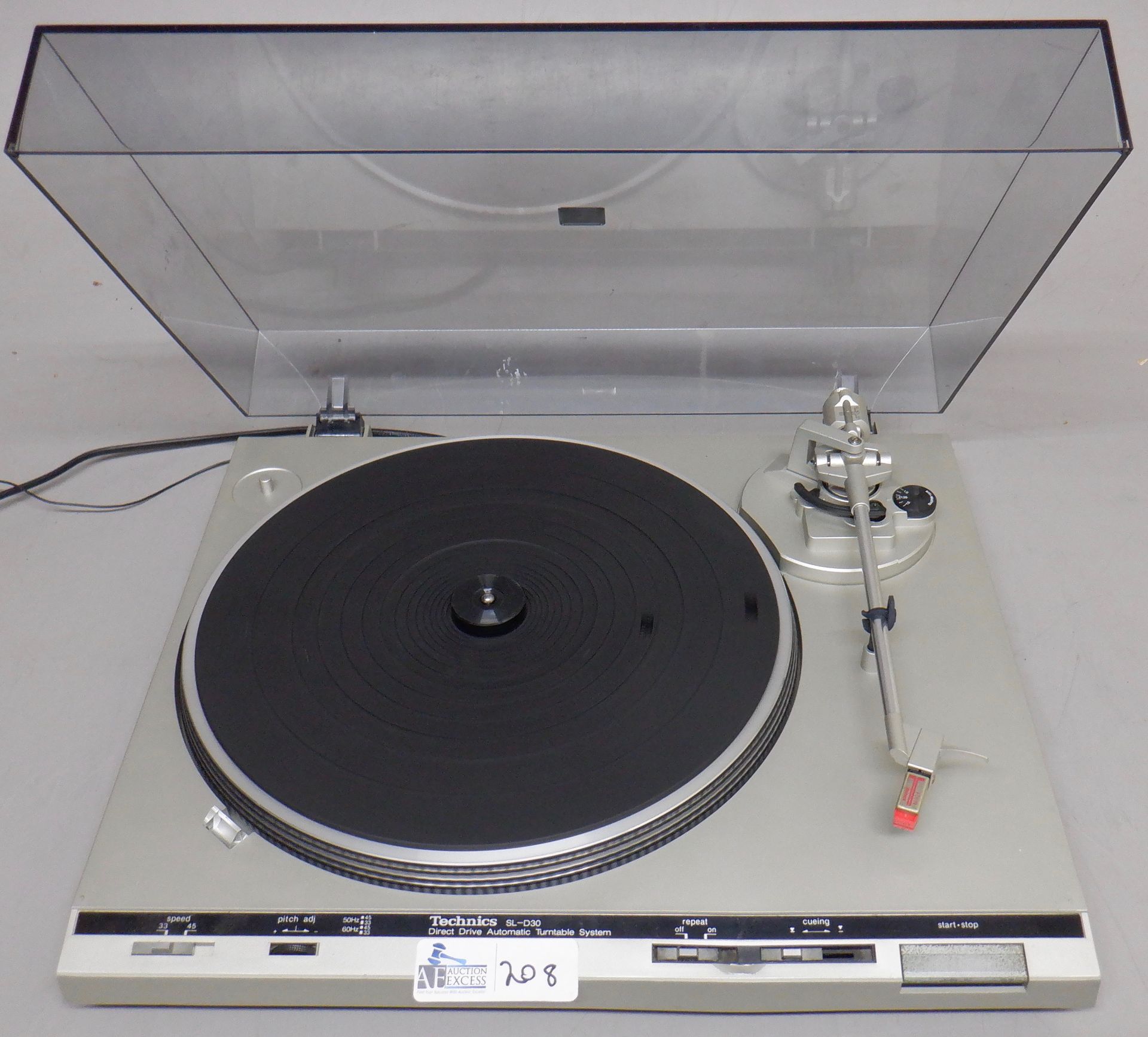 TECHNICS SL-D30 TURNTABLE WITH SHURE M92E CARTRIDGE