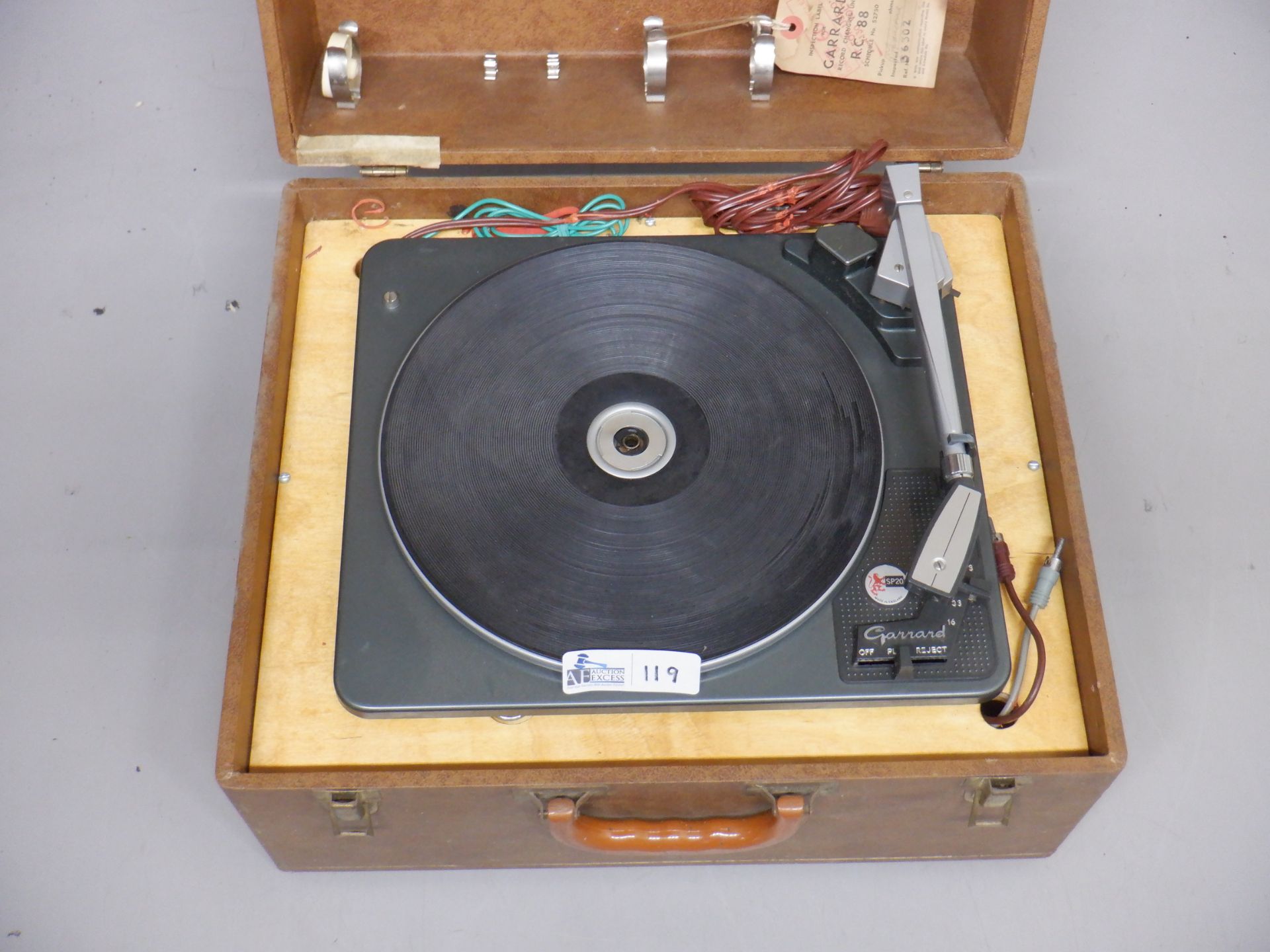 GARRARD SP-20 PORTABLE RECORD PLAYER - Image 2 of 4