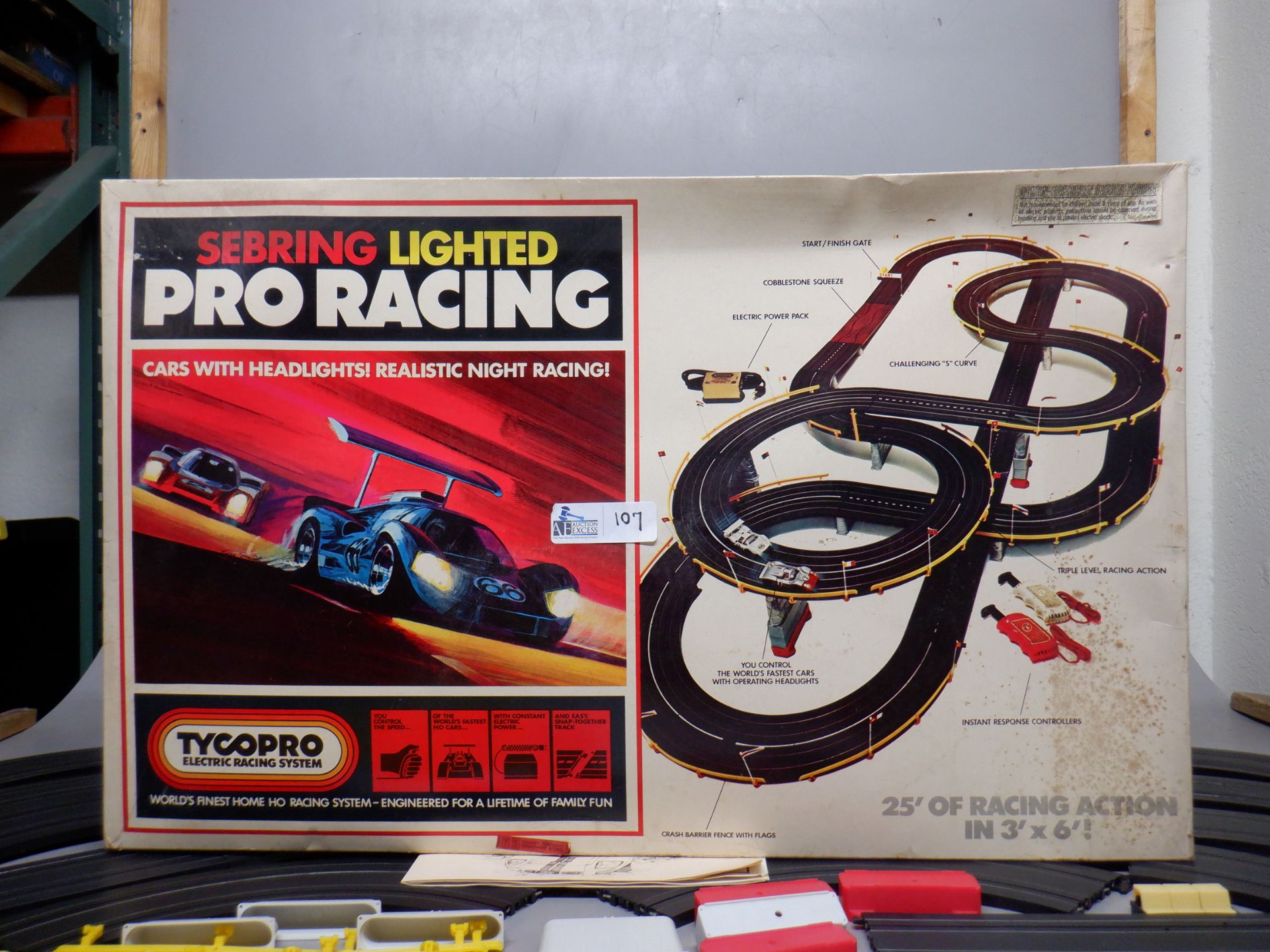 TYCO PRO SEBRING LIGHTED PRO RACING SET IN ORIGINAL BOX - Image 3 of 3