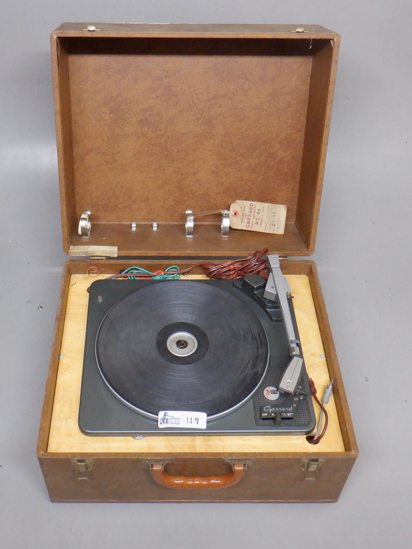 GARRARD SP-20 PORTABLE RECORD PLAYER