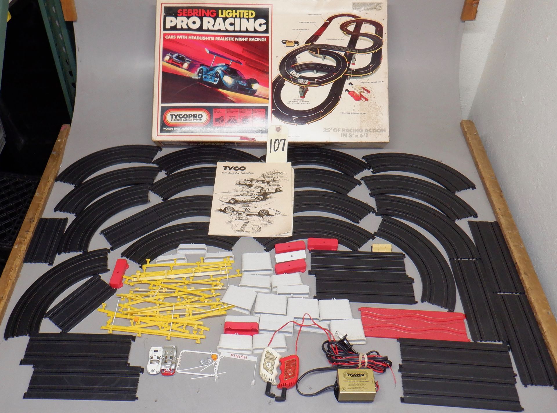 TYCO PRO SEBRING LIGHTED PRO RACING SET IN ORIGINAL BOX