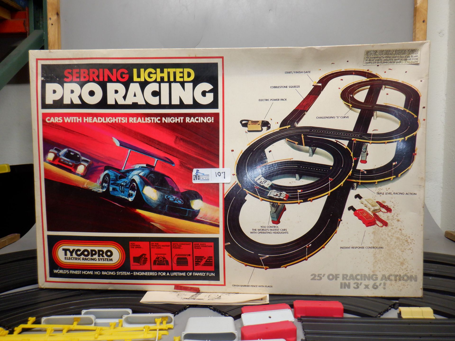 TYCO PRO SEBRING LIGHTED PRO RACING SET IN ORIGINAL BOX - Image 2 of 3