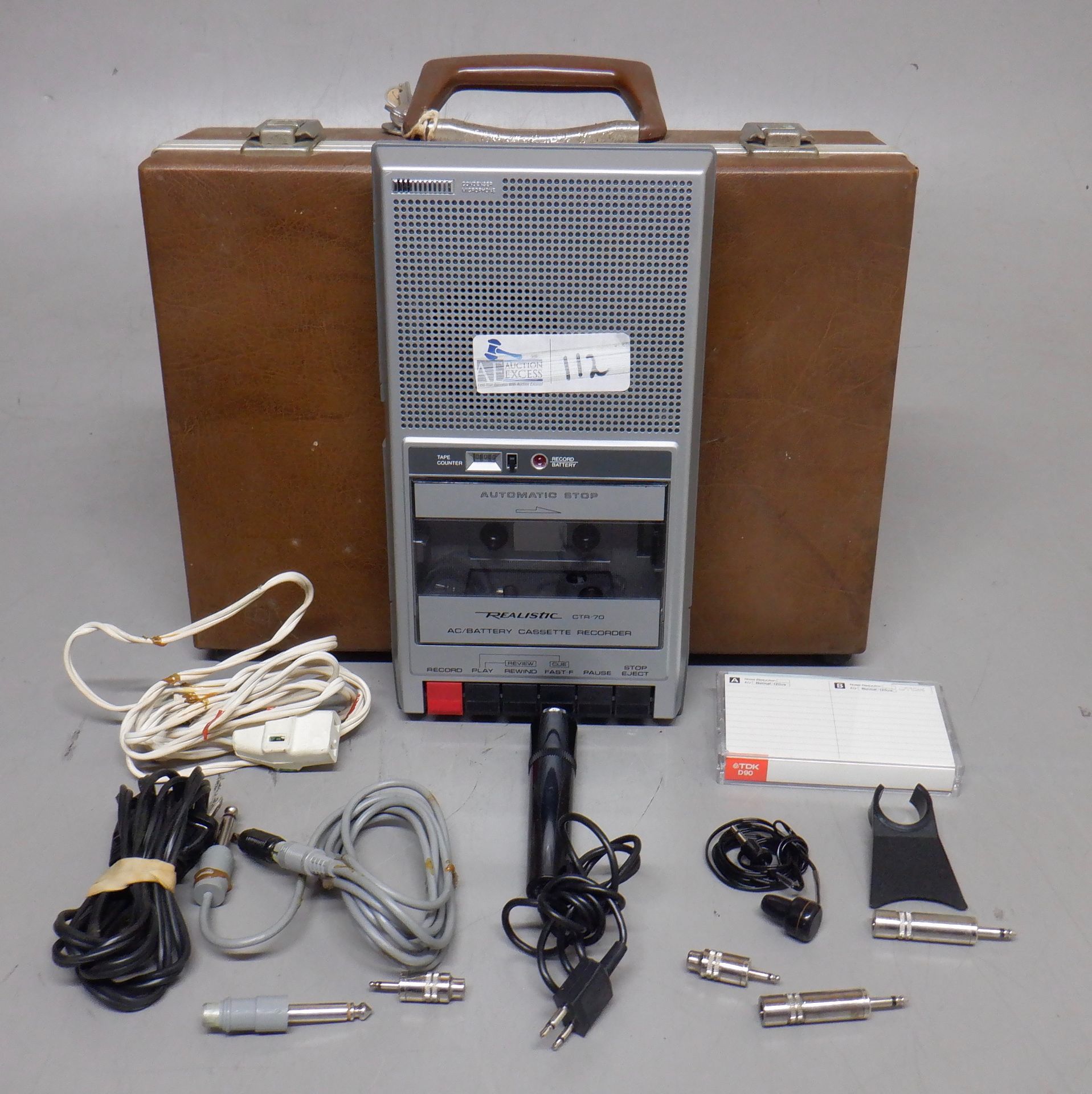 REALISTIC CTR-70 AC/DC CASSETTE RECORDER SET IN CASE - Image 2 of 5