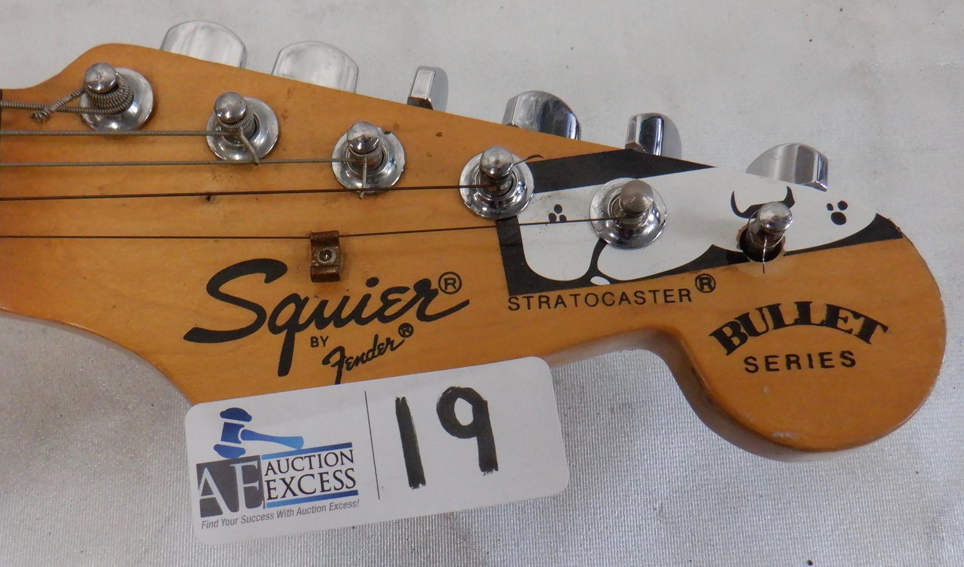 SQUIRE BY FENDER STRATOCASTER BULLET SERIES GUITAR WITH CASE - Image 4 of 6