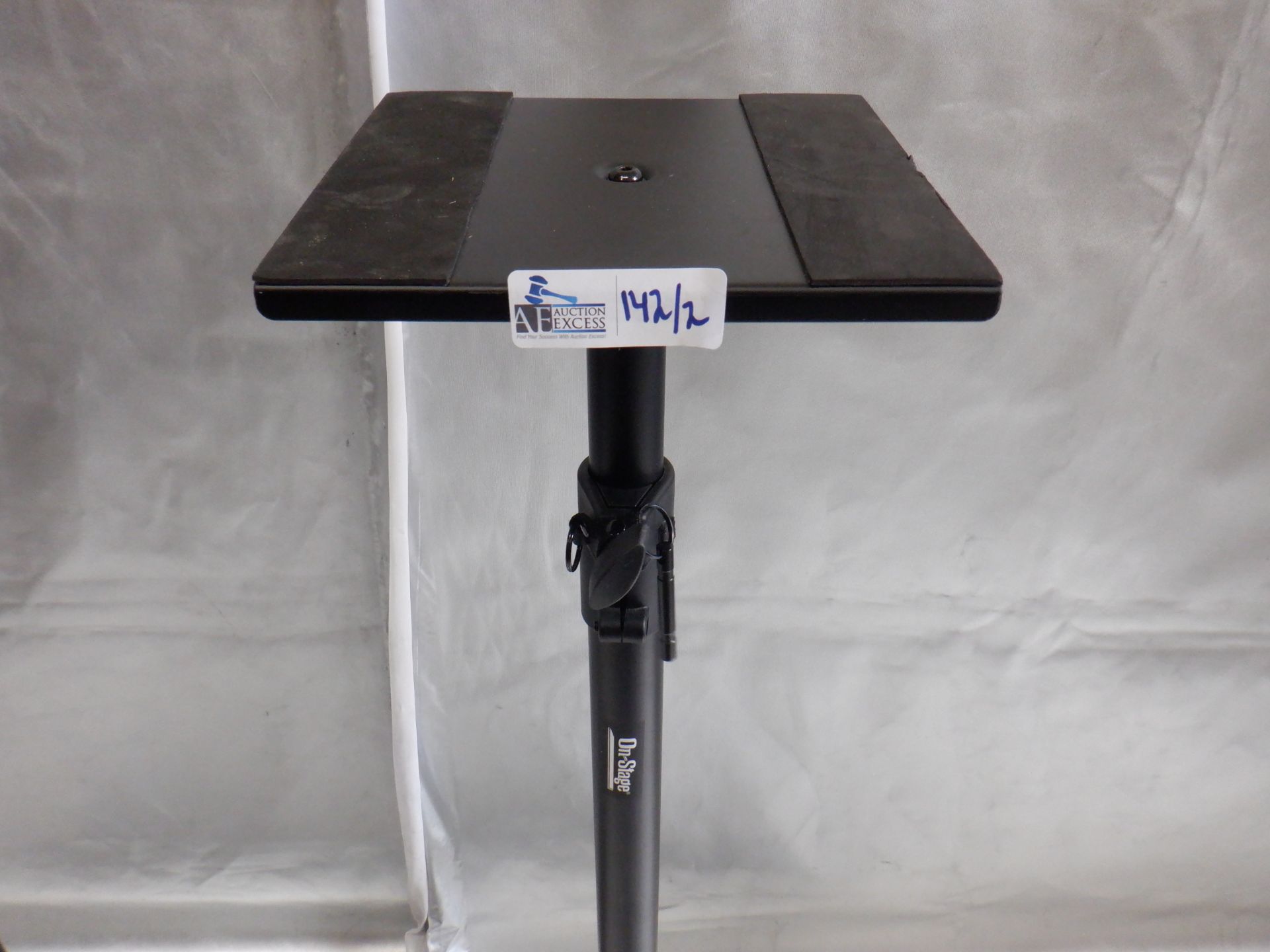 LOT OF 2 ON STAGE STANDS ADJUSTABLE - Image 3 of 5