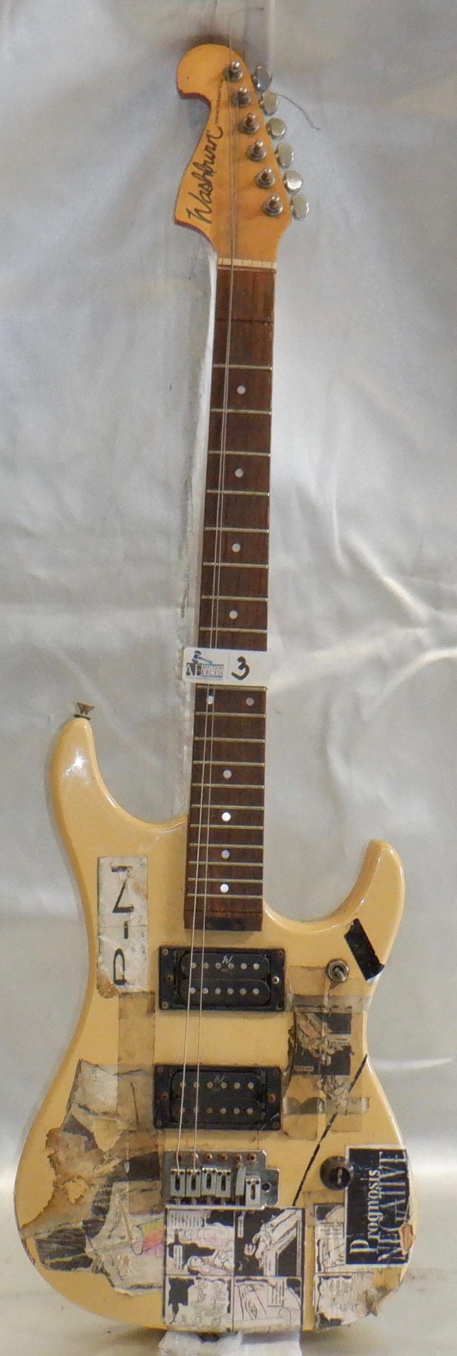 WASHBURN NUNO BETTENCOURT MODEL GUITAR WITH CASE - Image 2 of 8