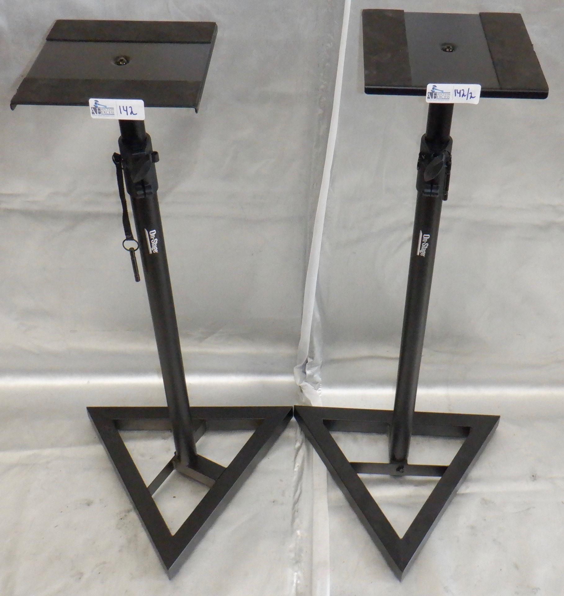 LOT OF 2 ON STAGE STANDS ADJUSTABLE - Image 2 of 5