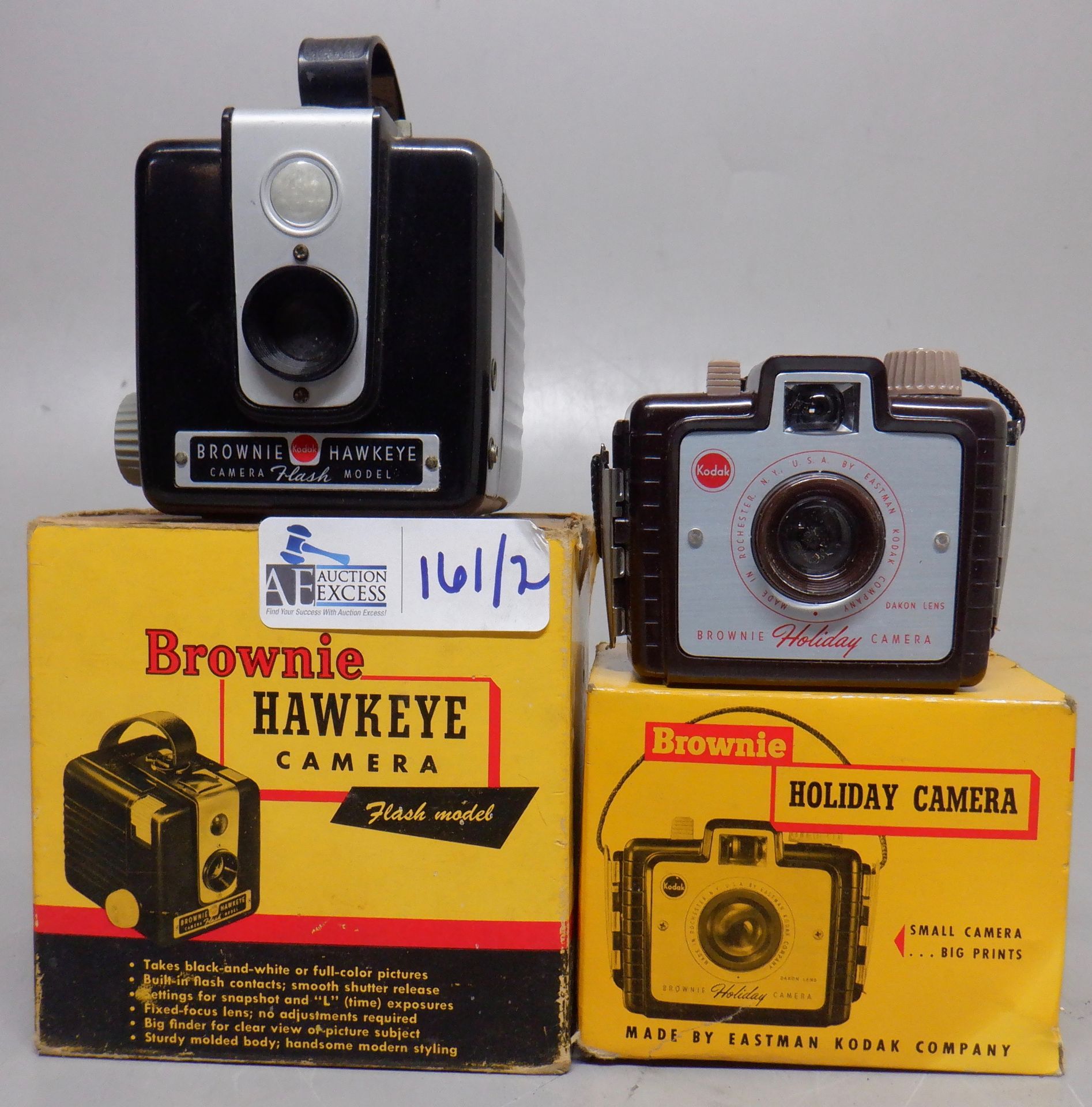 LOT OF 2 VINTAGE BROWNIE CAMERAS