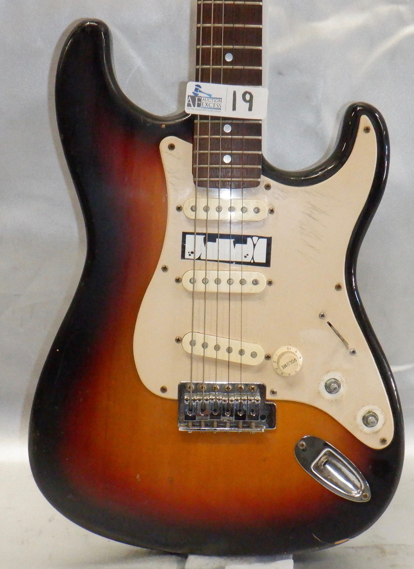 SQUIRE BY FENDER STRATOCASTER BULLET SERIES GUITAR WITH CASE - Image 3 of 6