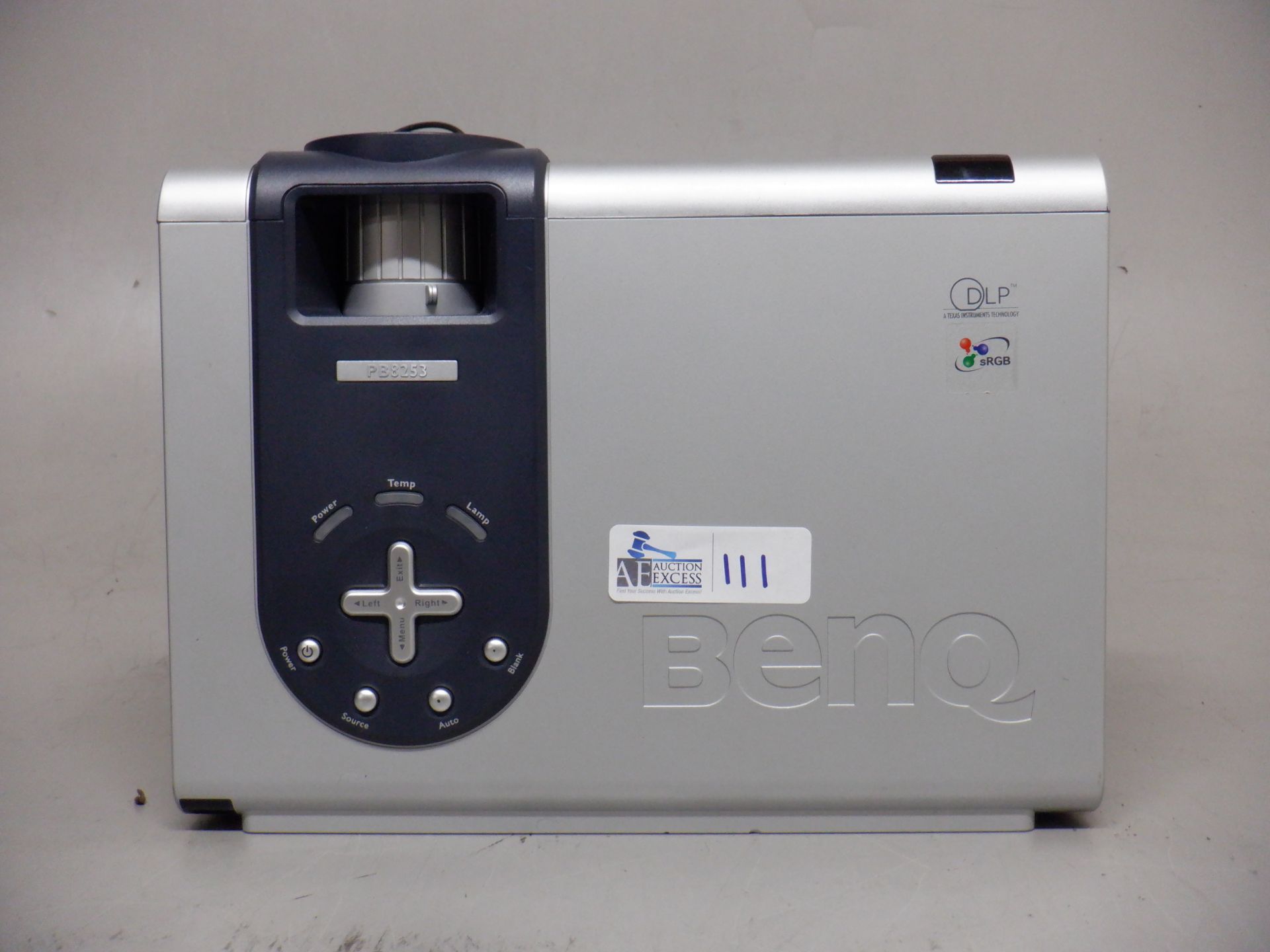 BENO PROJECTOR PB8253 DLP IN CASE - Image 4 of 5