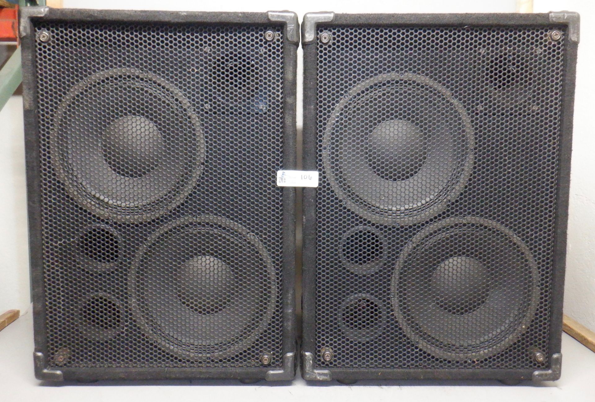 LOT OF 2 ACOUSTIC BASS SPEAKERS WITH STANDS - Image 4 of 7