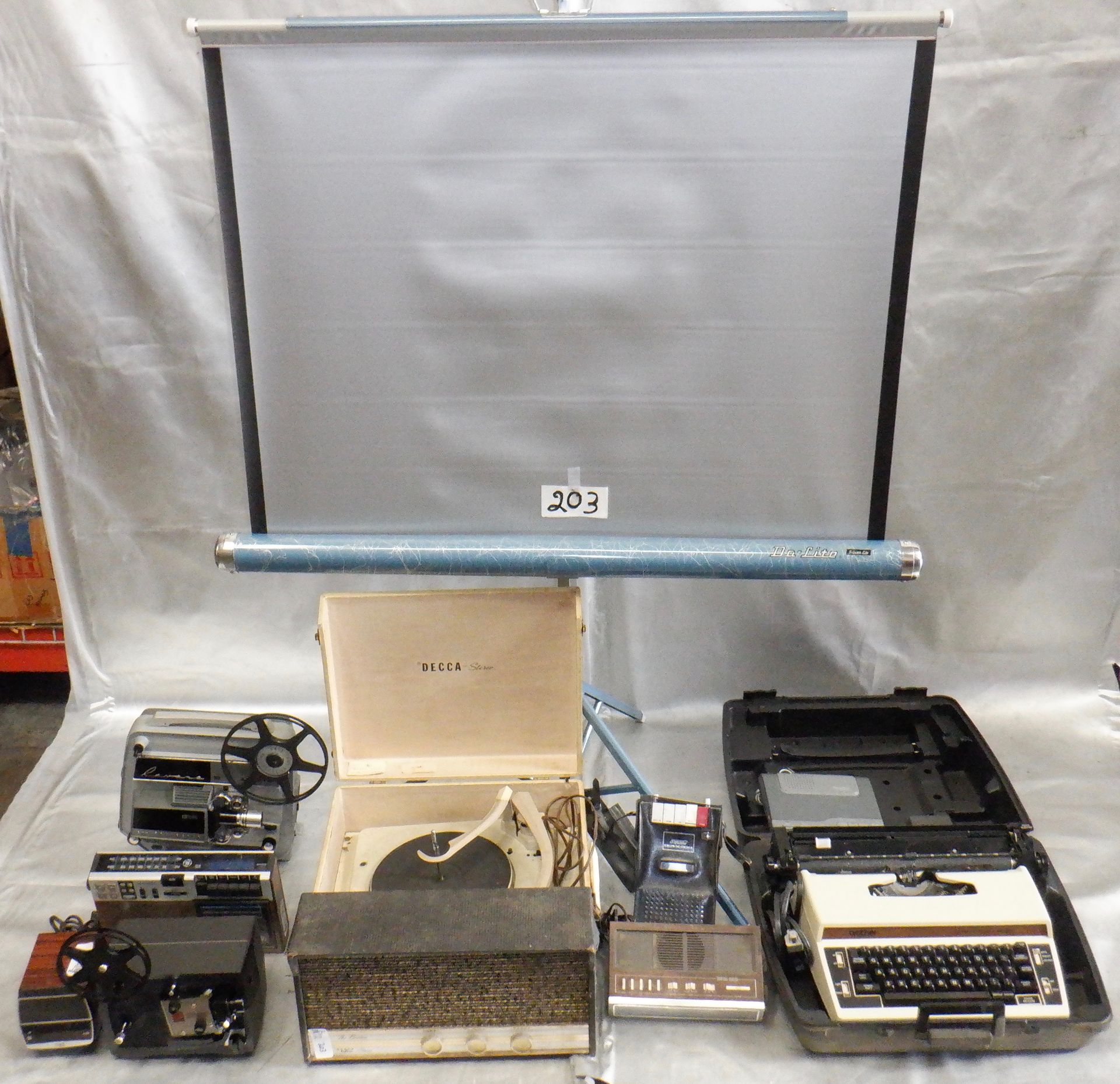 LARGE LOT VINTAGE ELECTRONICS