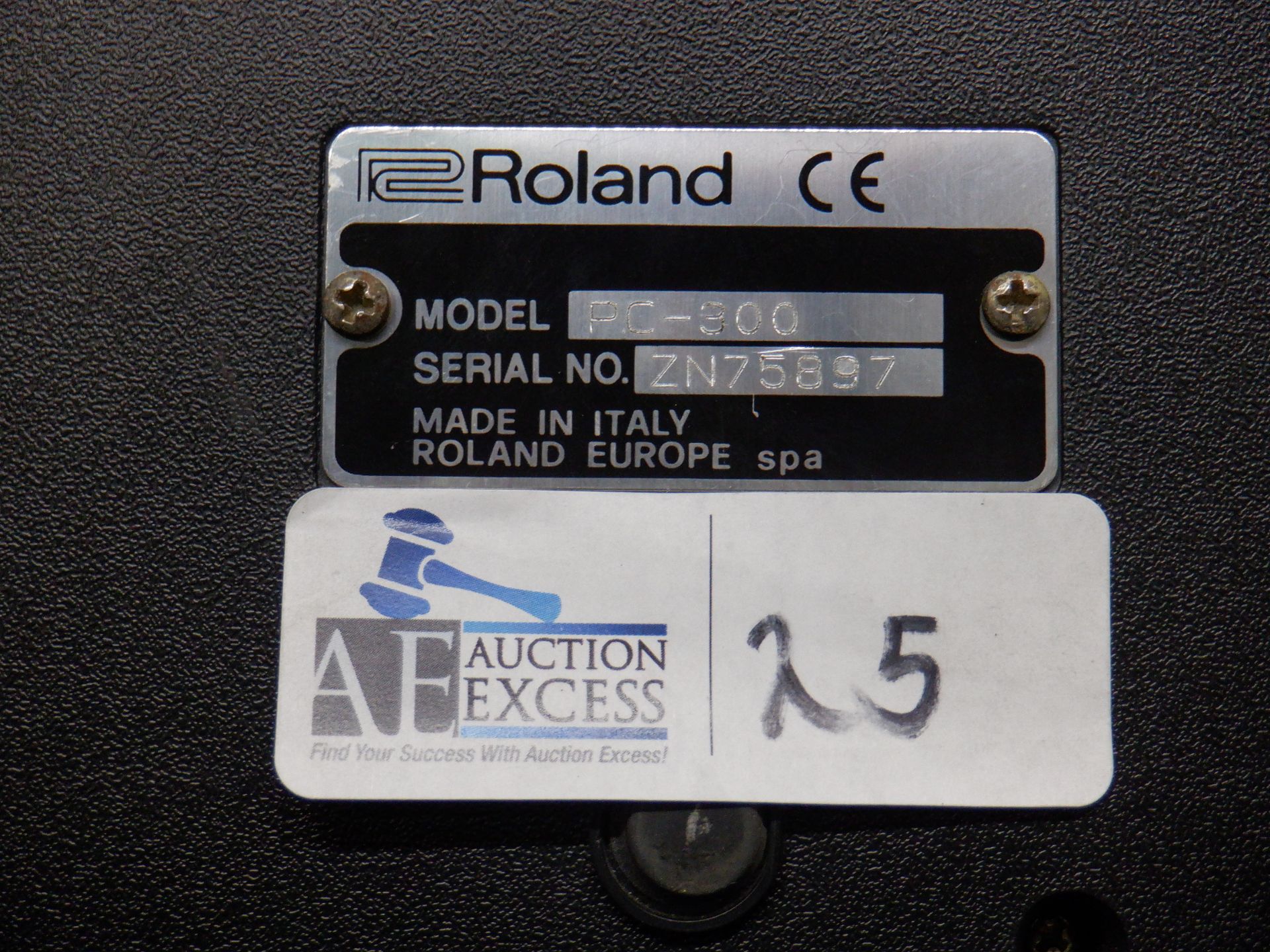 ROLAND PC300 USB KEYBOARD NO PS - Image 4 of 4