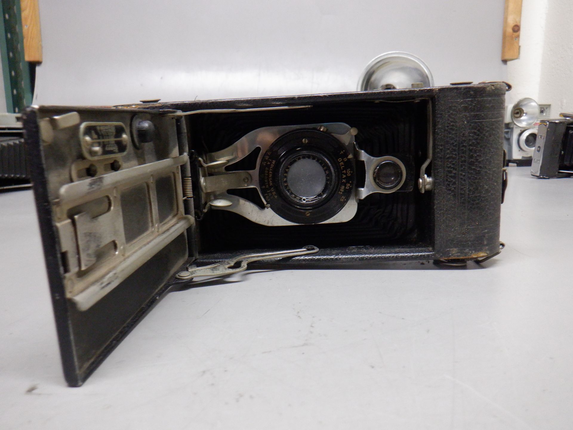 BOX VINTAGE CAMERAS - Image 5 of 19