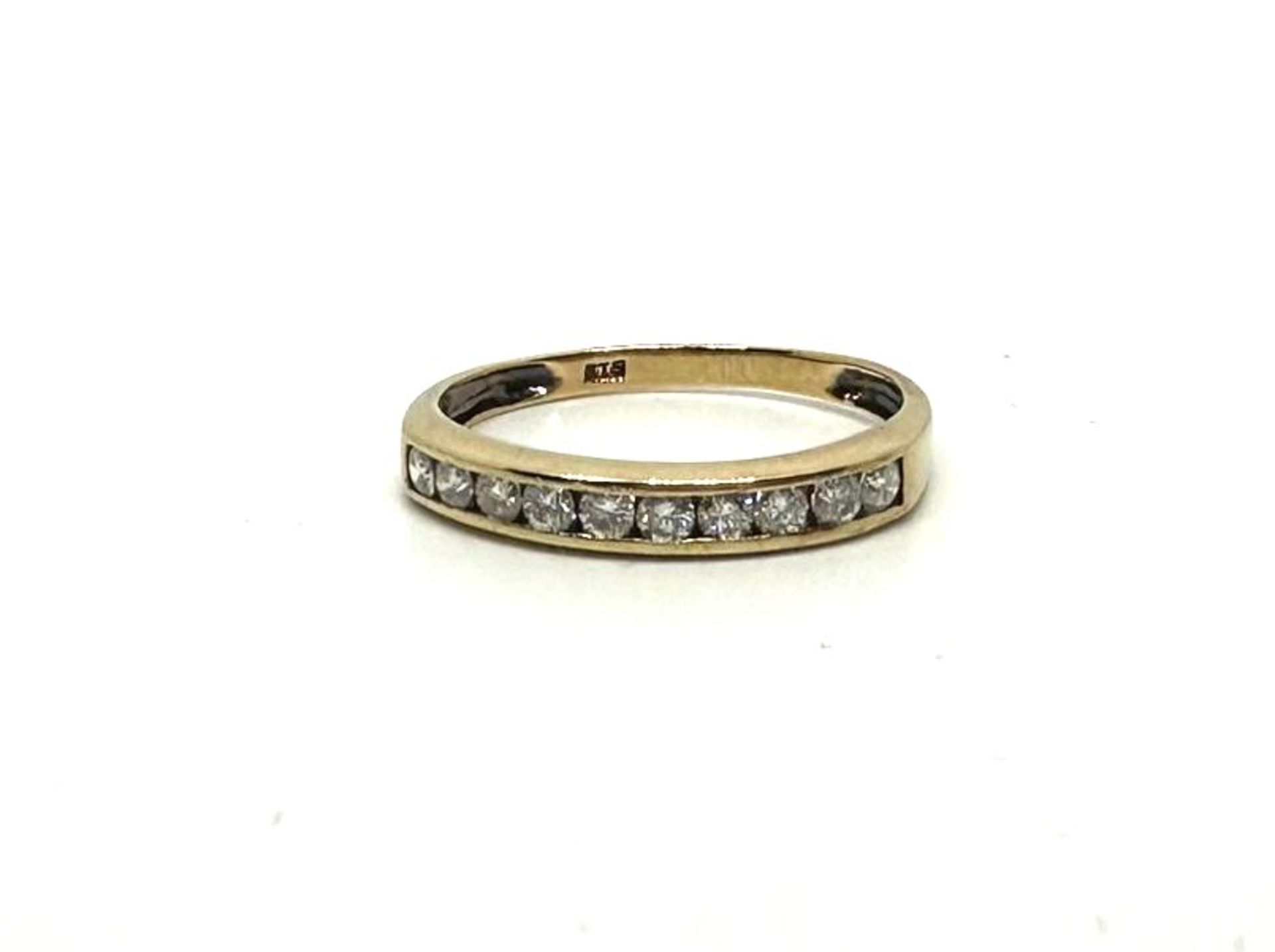 9ct gold diamond ring