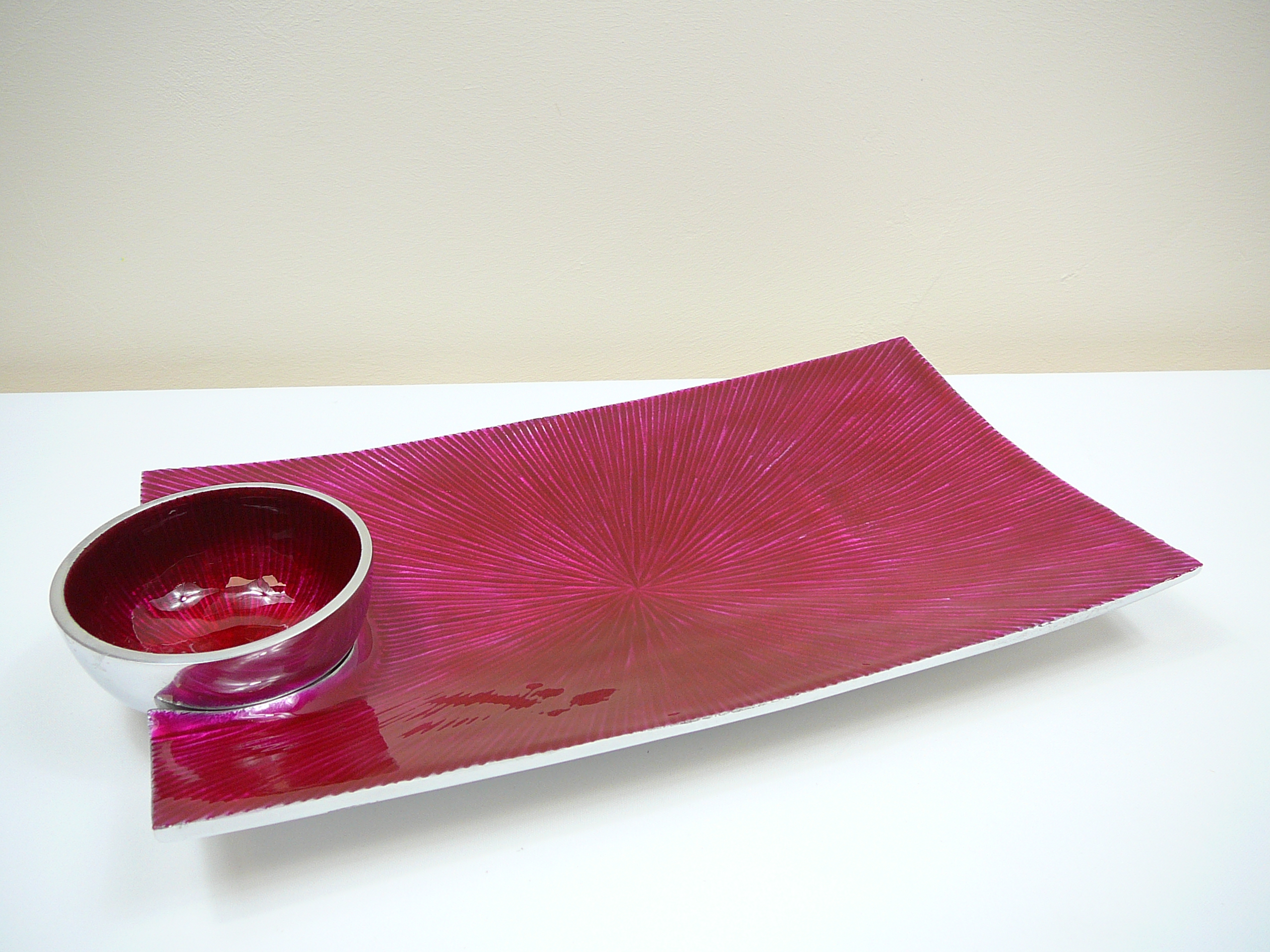 Polished aluminium and enamel crudites dish - Bild 4 aus 5