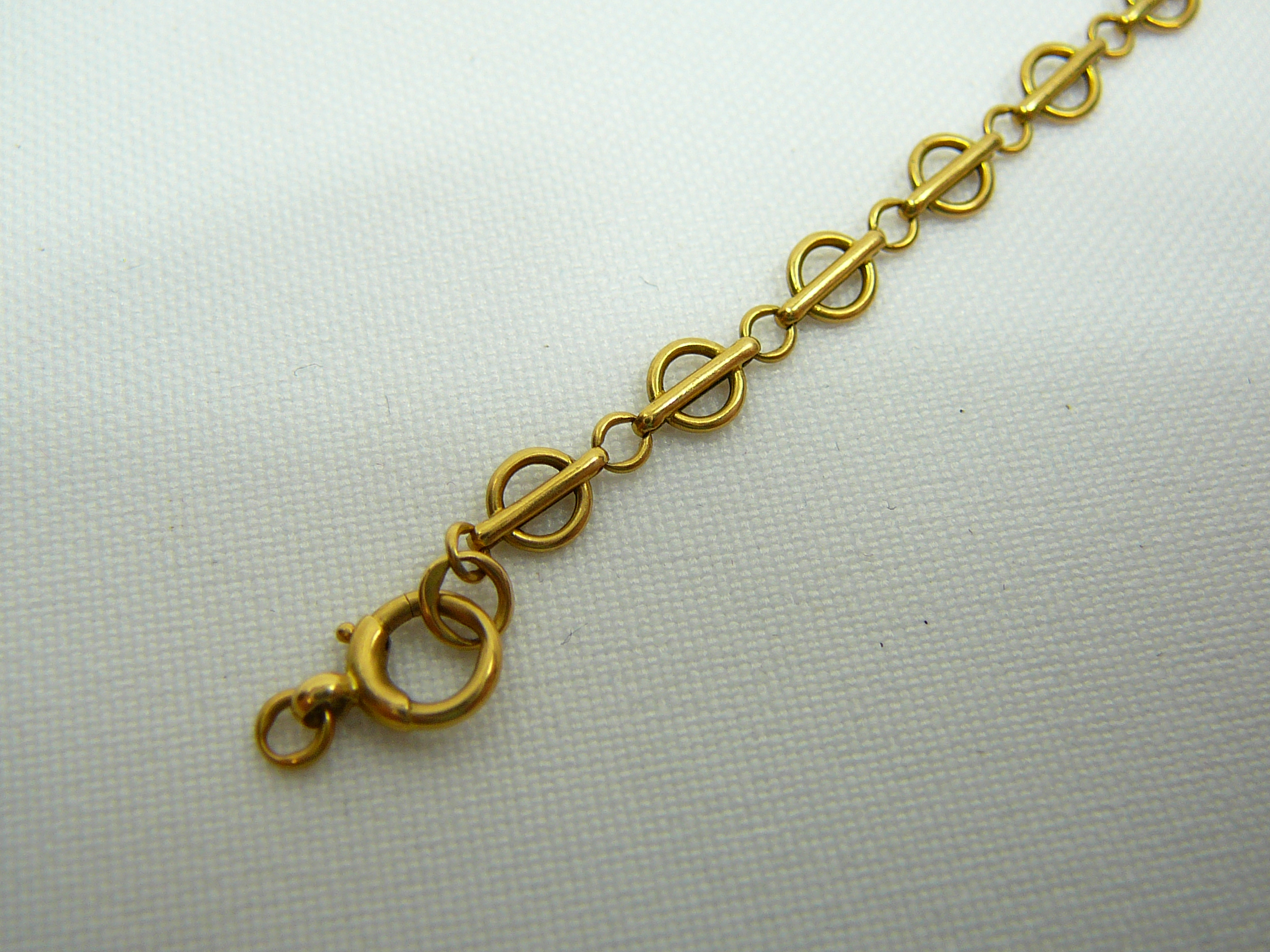 18 Carat Gold Bracelet - Image 2 of 2