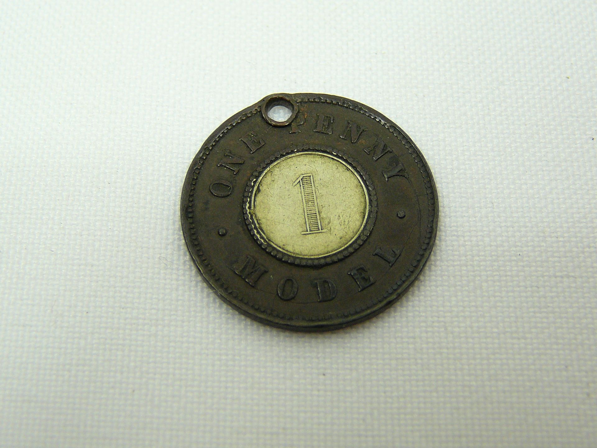 Coin Pendant And Chain - Image 3 of 3