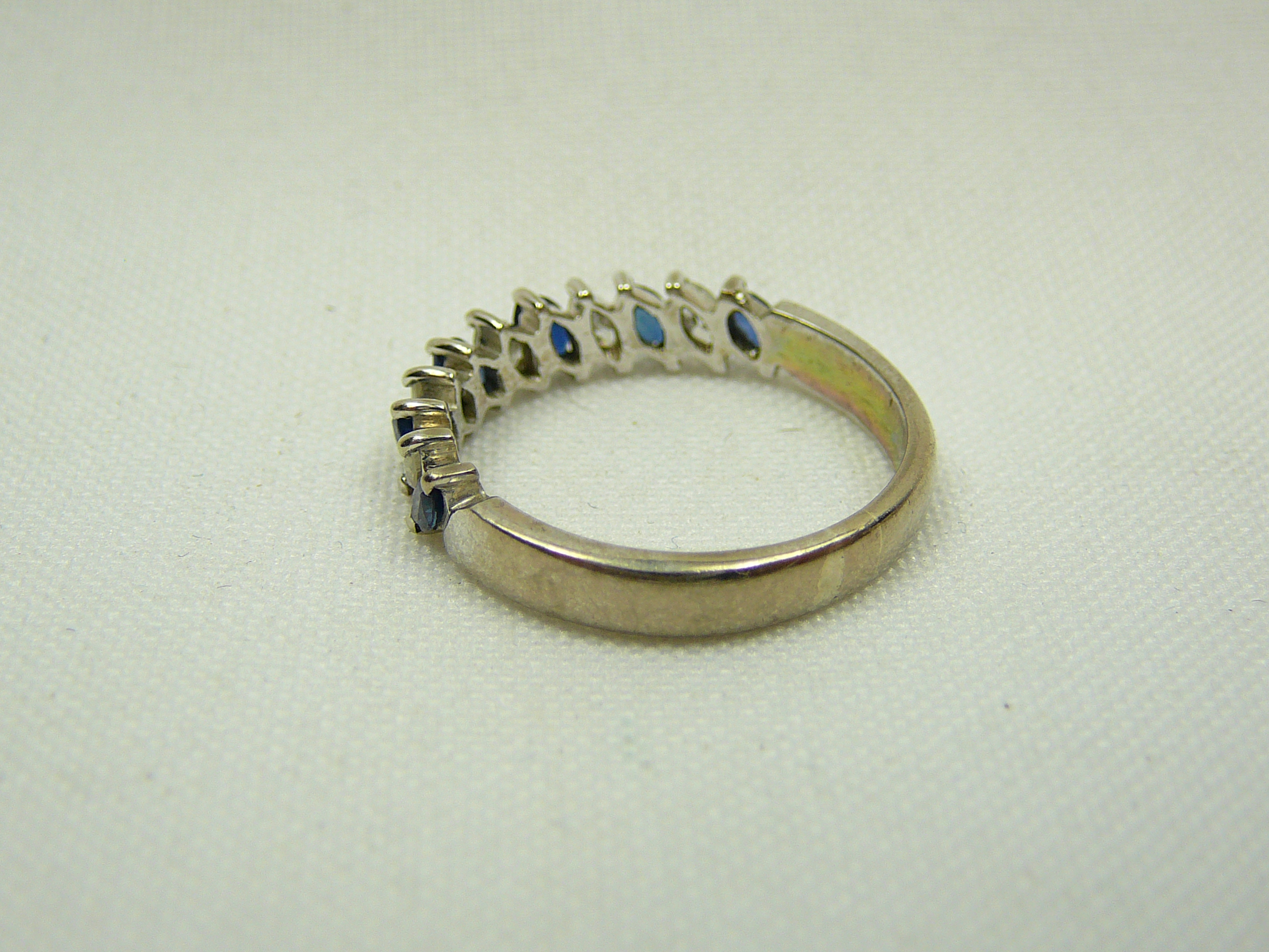 18ct white gold sapphire and diamond ring - Image 3 of 3