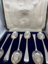 Silver boxed tea spoons x 6