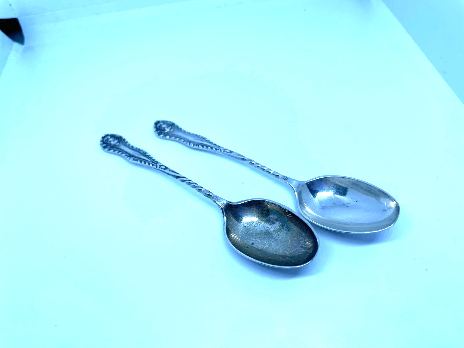 2 silver tea spoons