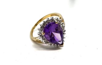 9ct gold amethyst and diamond cluster ring