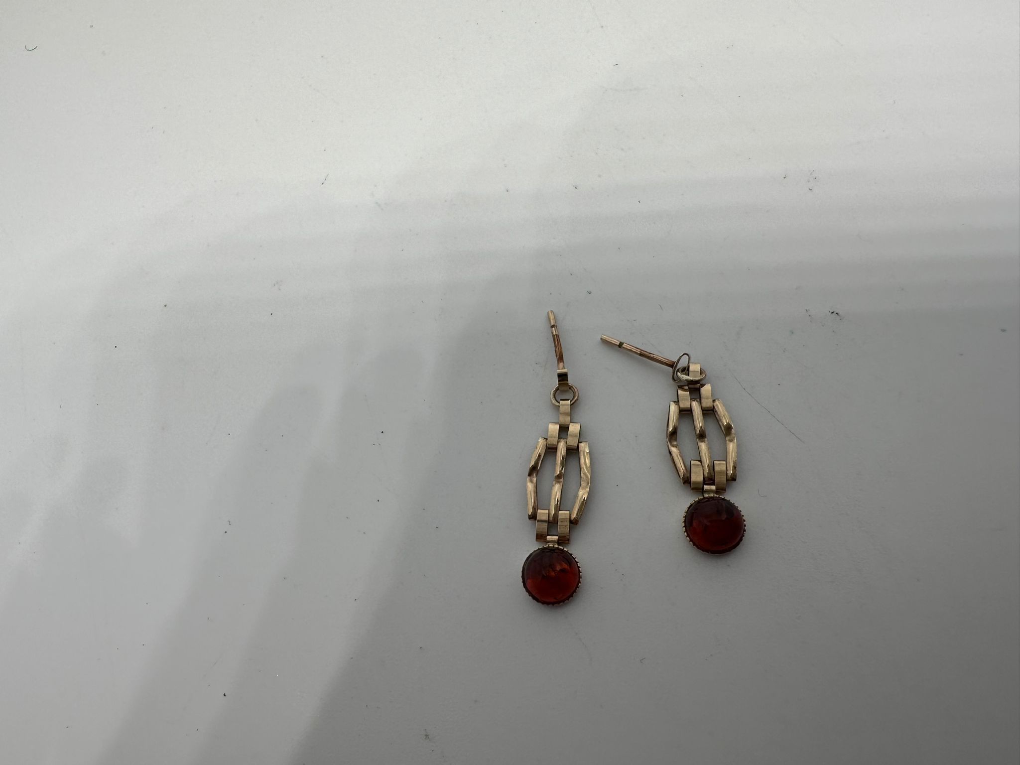9ct gold amber earrings - Image 2 of 2