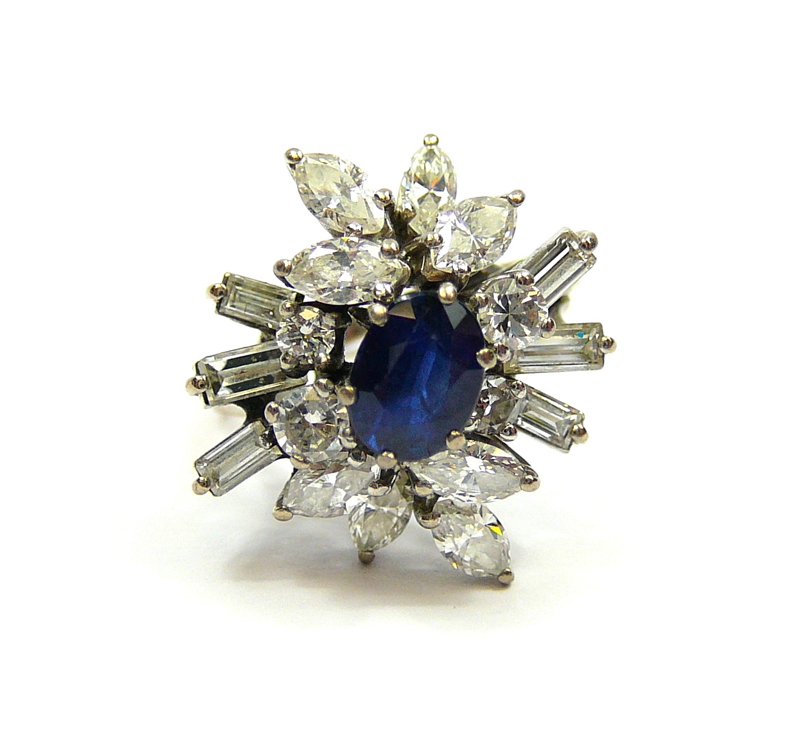 18ct gold sapphire and diamond cocktail ring