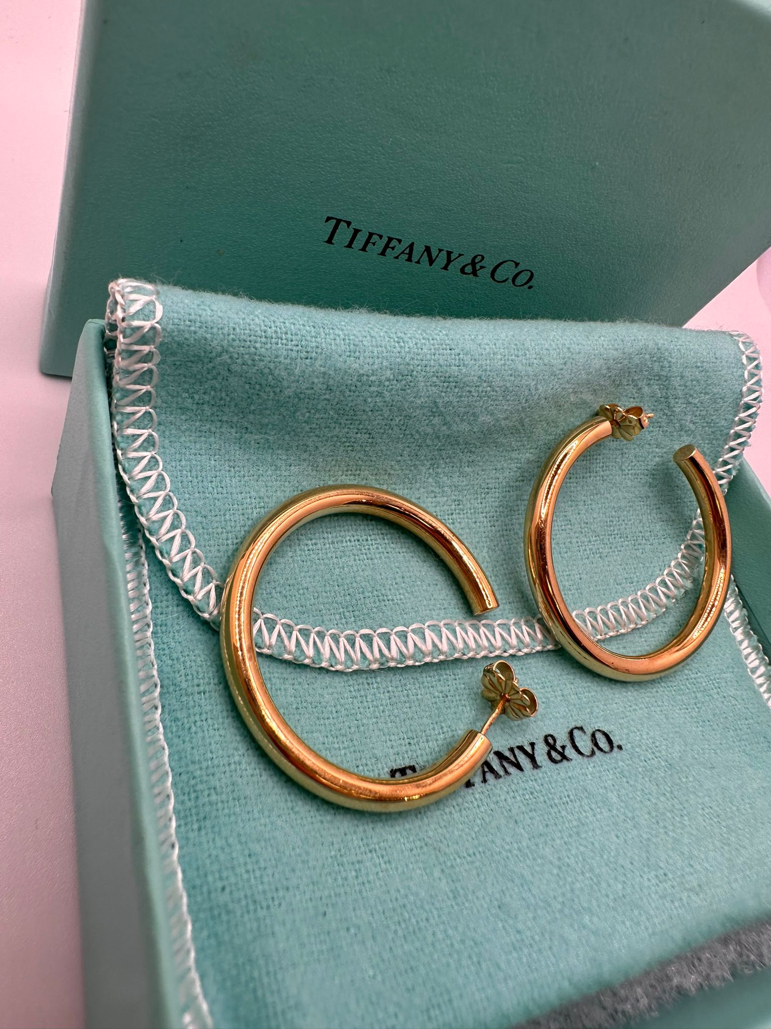 18ct gold Tiffany & Co earrings - Image 2 of 4