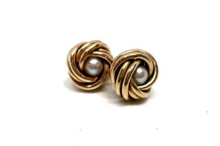 9ct gold cultured pearl stud earrings