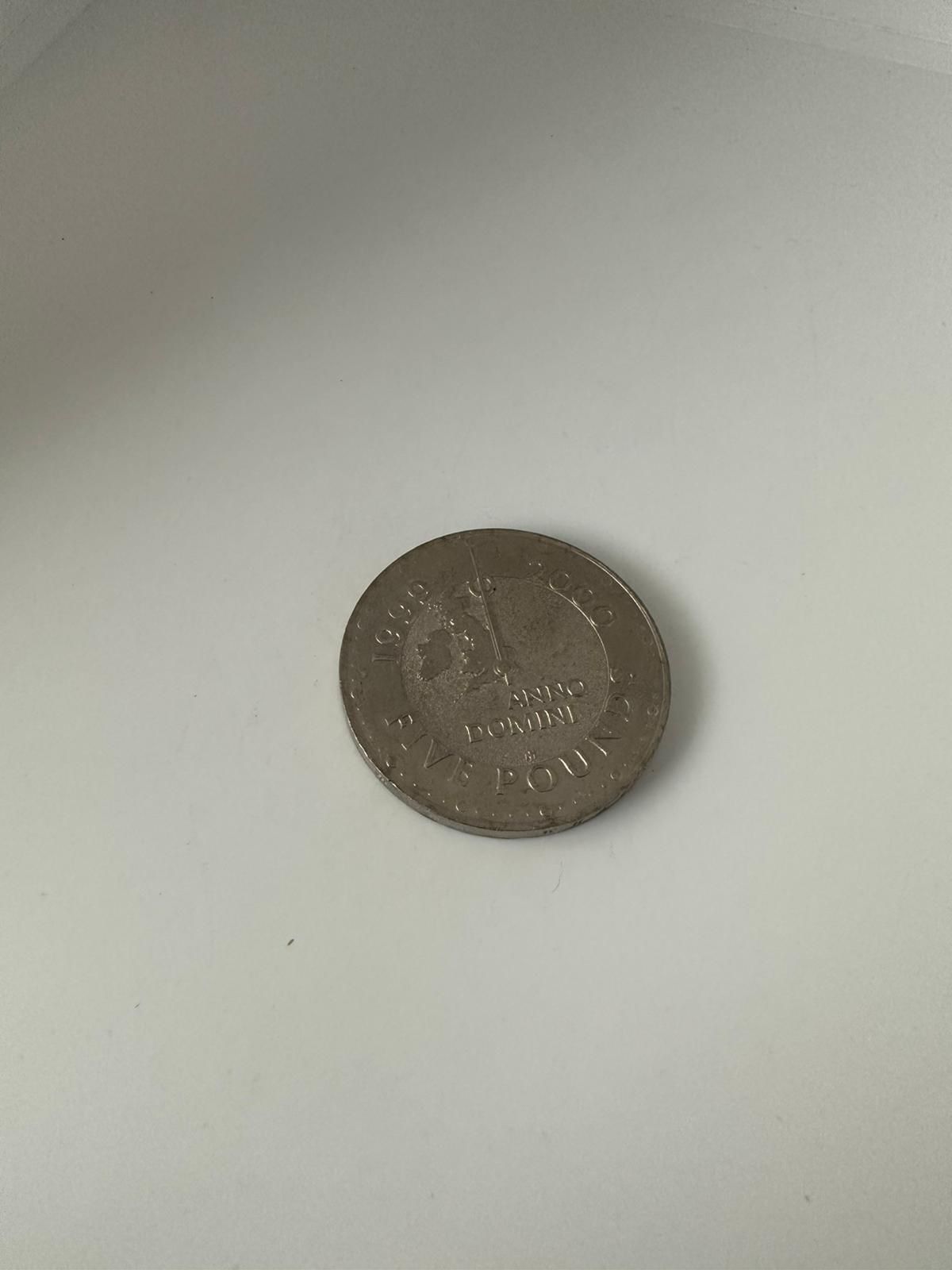 £5 coin