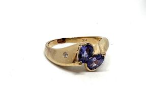 14ct gold tanzanite and diamond ring