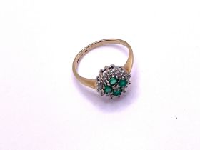 9ct gold green agate and cubic zirconia ring