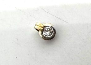 18ct gold diamond pendant