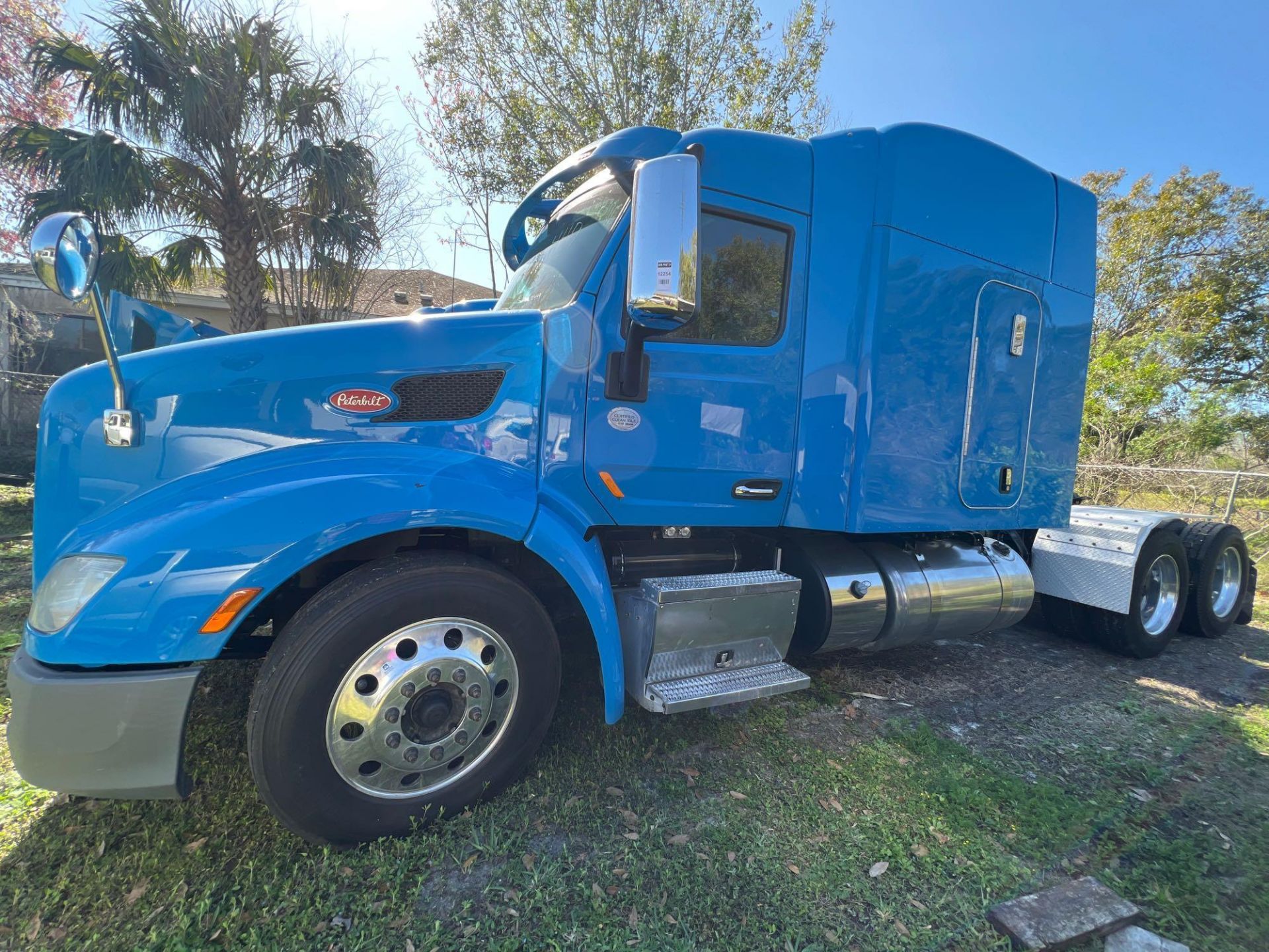 2014 PETERBILT 579 SEMI TRUCK W/SLEEPER CAB, PACCAR DIESEL ENGINE, 455 HP, AUTOMATIC TRANSMISSION - Image 8 of 34