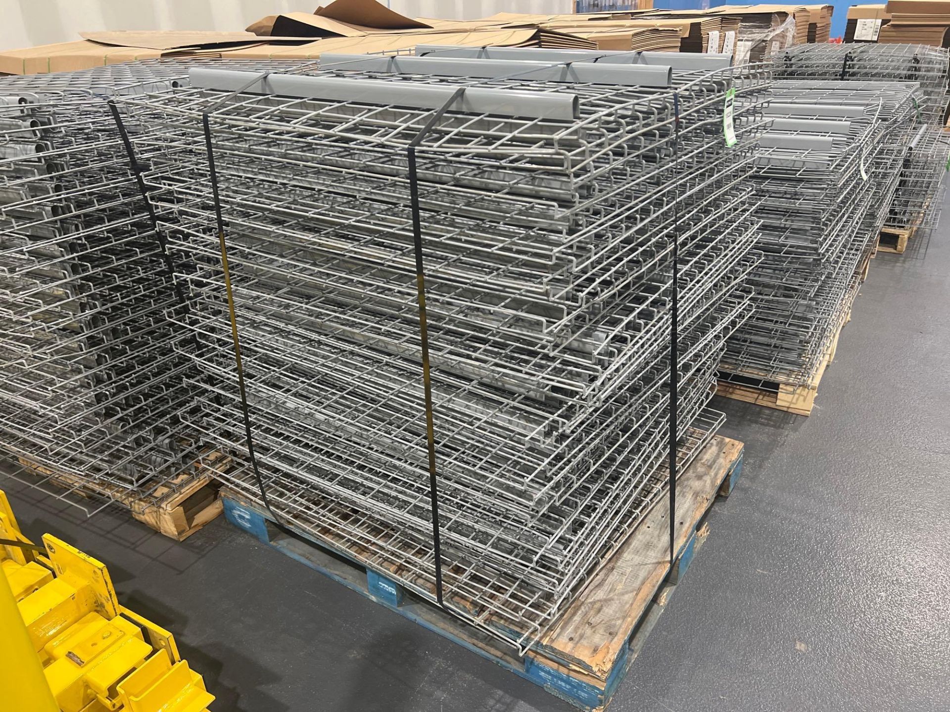 PALLET OF APPROX. 43 WIRE GRATES FOR PALLET RACKING, APPROX. DIMENSIONS 43" X 45" - Image 4 of 4