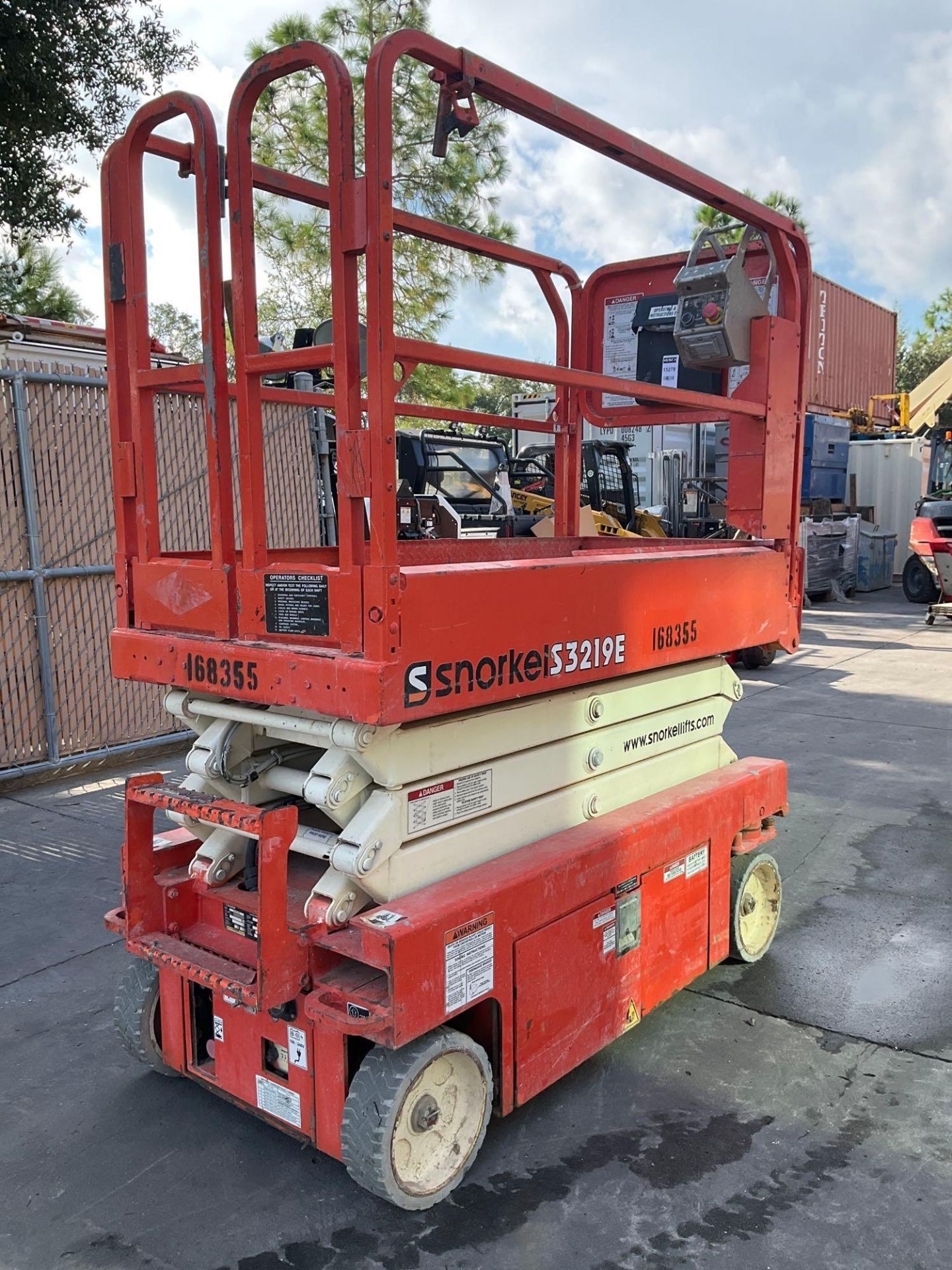 2016 SNORKEL SCISSOR LIFT MODEL S3219E ANSI , ELECTRIC, APPROX MAX PLATFORM HEIGHT 19FT, NON MARK...