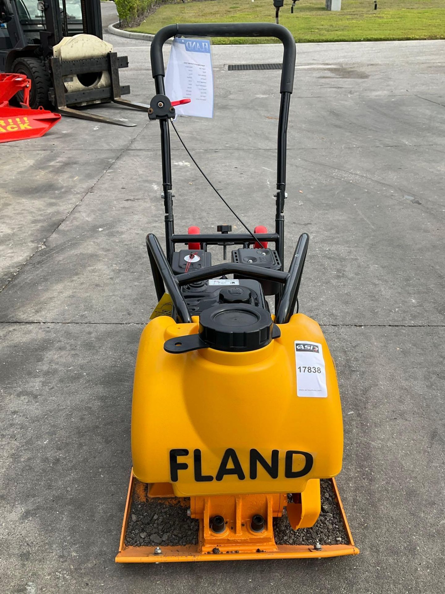 UNUSED FLAND FL 90 FORWARD PLATE COMPACTOR, GAS POWERED - Image 2 of 10