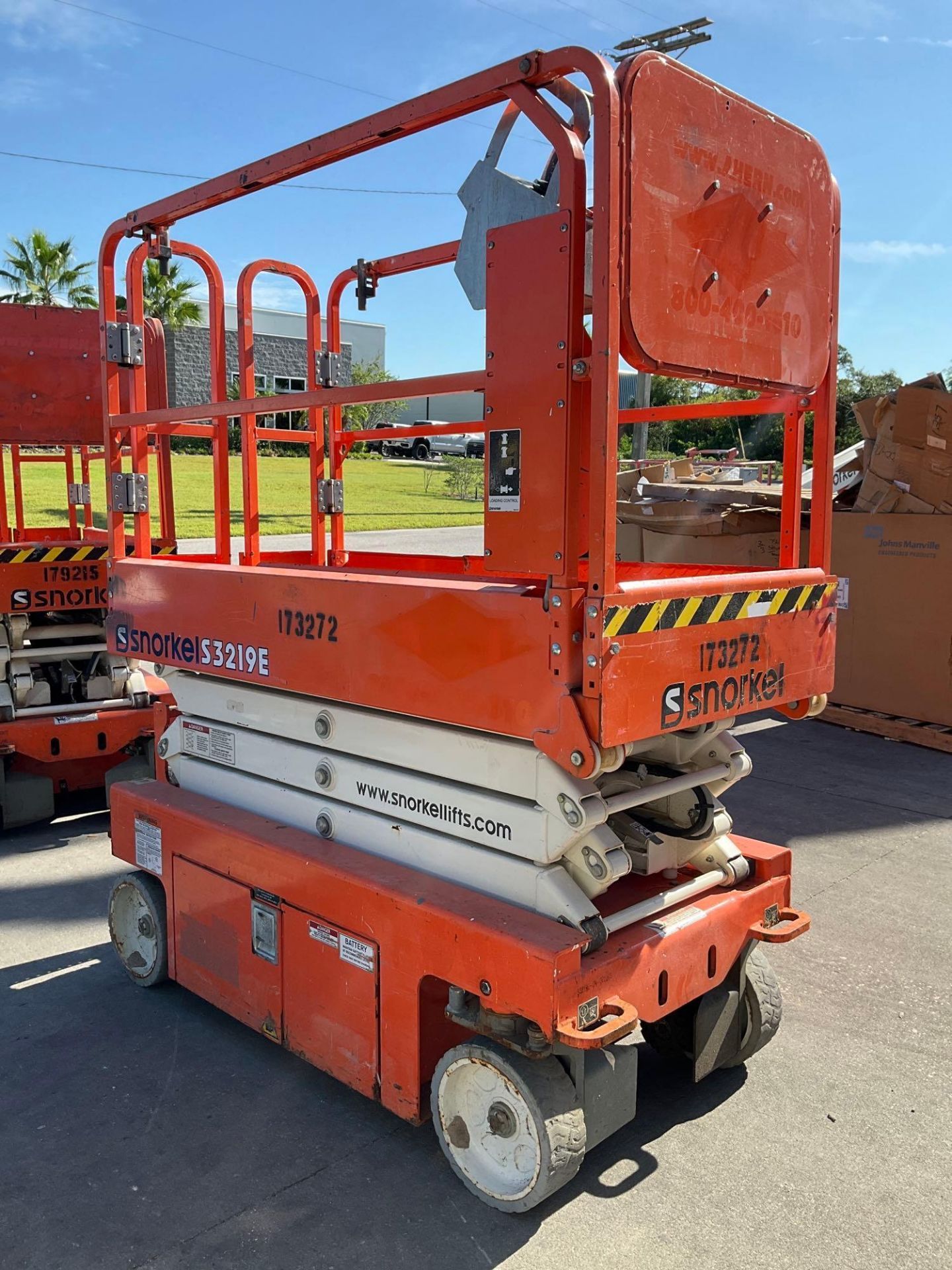 2016 SNORKEL SCISSOR LIFT MODEL S3219E ANSI , ELECTRIC, APPROX MAX PLATFORM HEIGHT 19FT, NON MARK... - Image 3 of 12