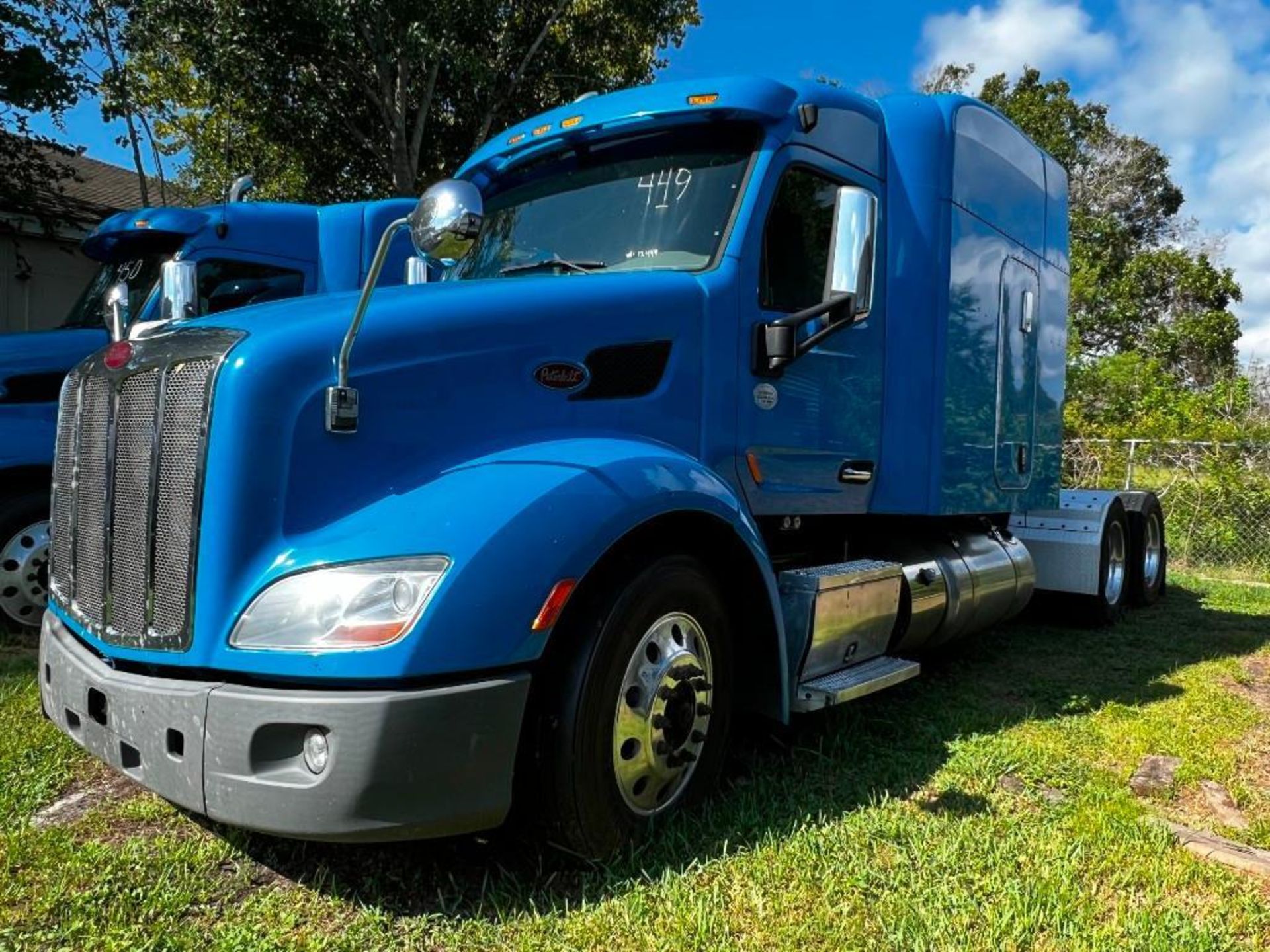 2014 PETERBILT 579 SEMI TRUCK W/SLEEPER CAB, PACCAR DIESEL ENGINE, 455 HP, AUTOMATIC TRANSMISSION - Image 6 of 34