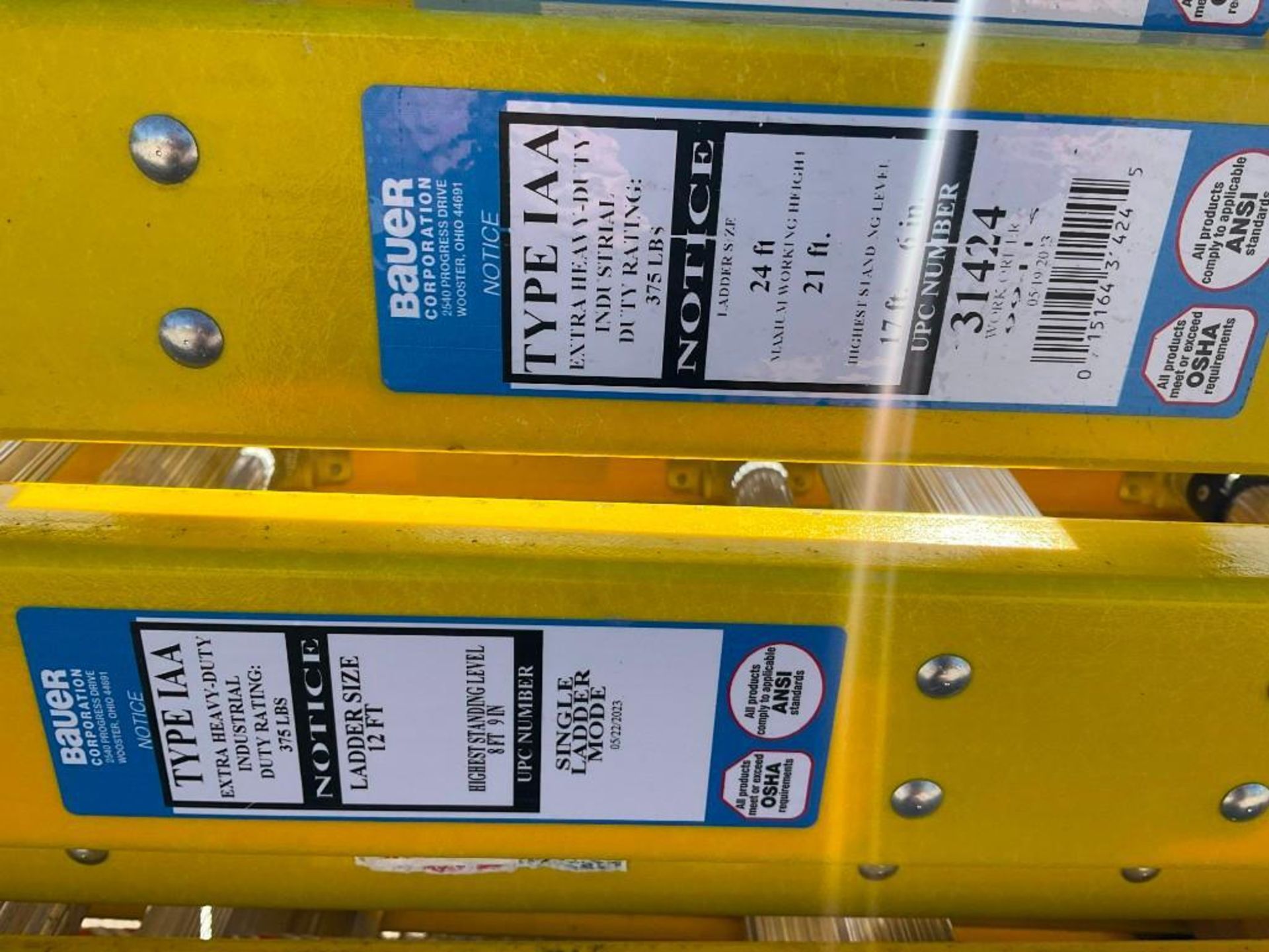 ( 2 ) BAUER EXTRA HEAVY DUTY LADDERS TYPE IAA , APPROX LADDERS SIZE 24FT ( PLEASE NOTE STOCK PHOTOS - Bild 4 aus 4