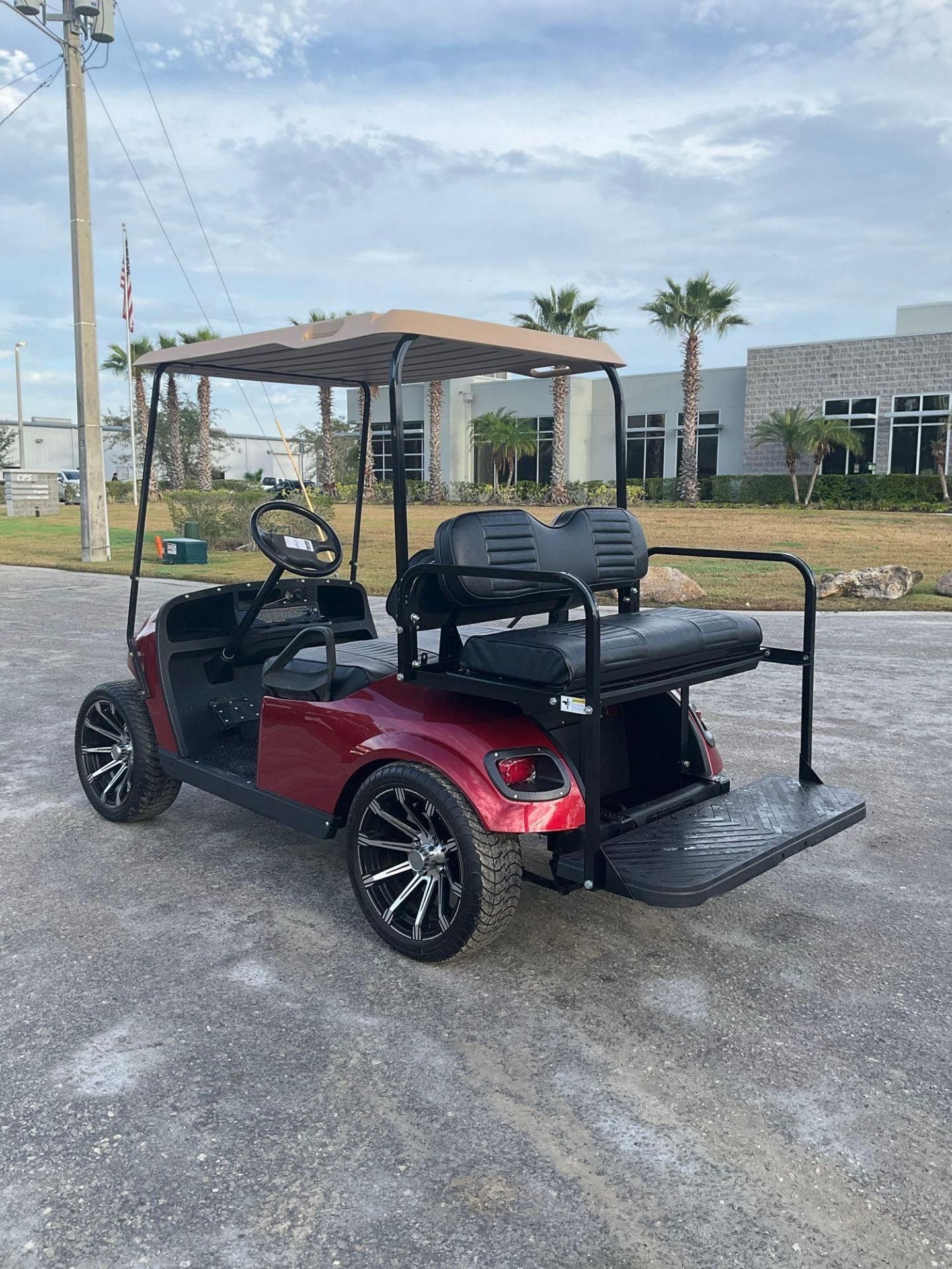 EZ-GO GOLF CART , ELECTRIC, BACK SEAT FOLD DOWN TO FLAT BED, BATTERY CHARGER INCLUDED, BILL OF SALE - Image 3 of 13