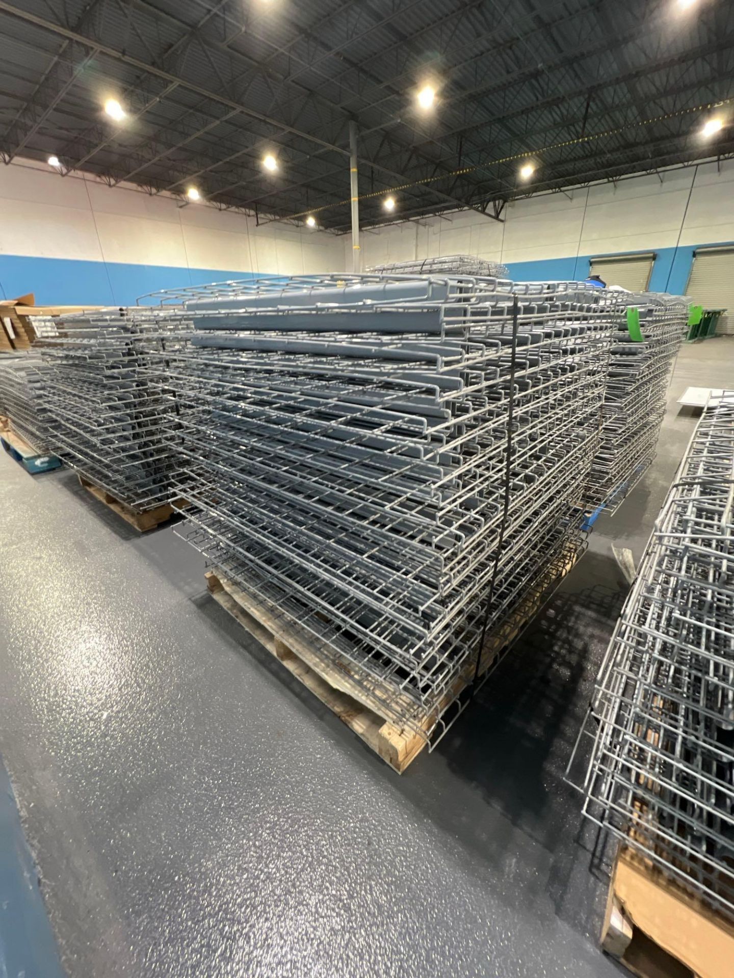 PALLET OF APPROX. 39 WIRE GRATES FOR PALLET RACKING, APPROX. DIMENSIONS 43" X 45" - Image 4 of 4