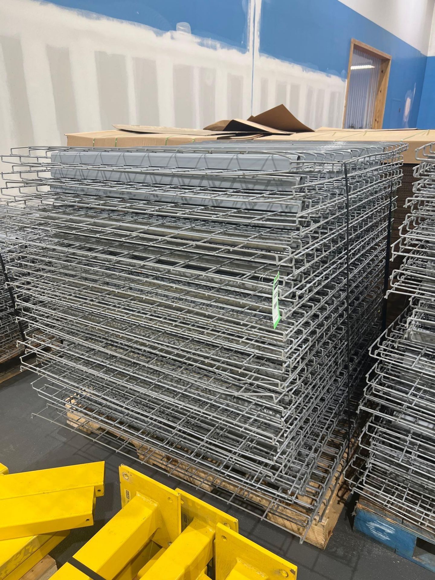 PALLET OF APPROX. 44 WIRE GRATES FOR PALLET RACKING, APPROX. DIMENSIONS 43" X 45" - Image 4 of 4